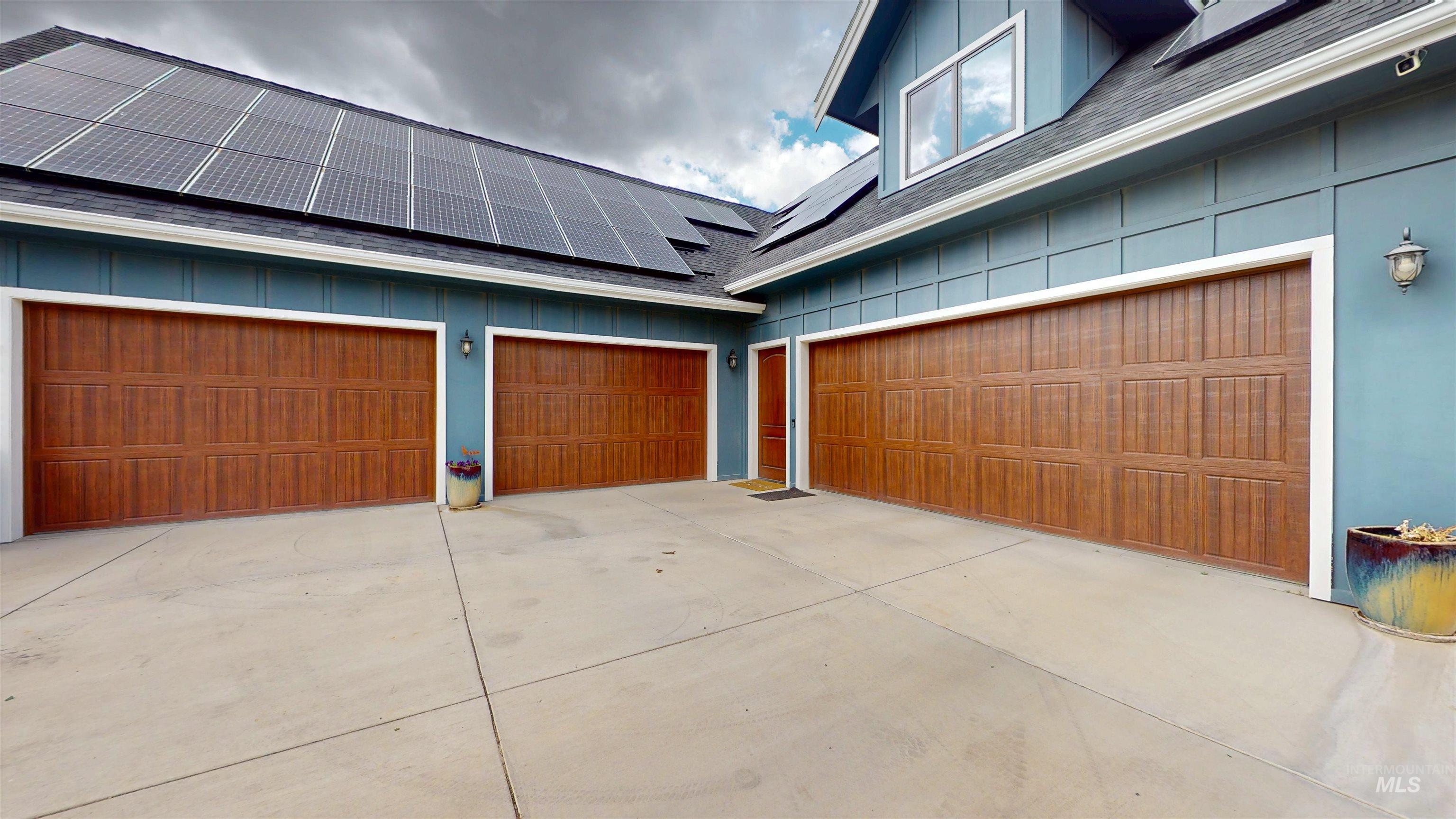 3586 E 4000 N, Kimberly, Idaho 83341, 3 Bedrooms, 5 Bathrooms, Residential For Sale, Price $3,199,999, 98948621