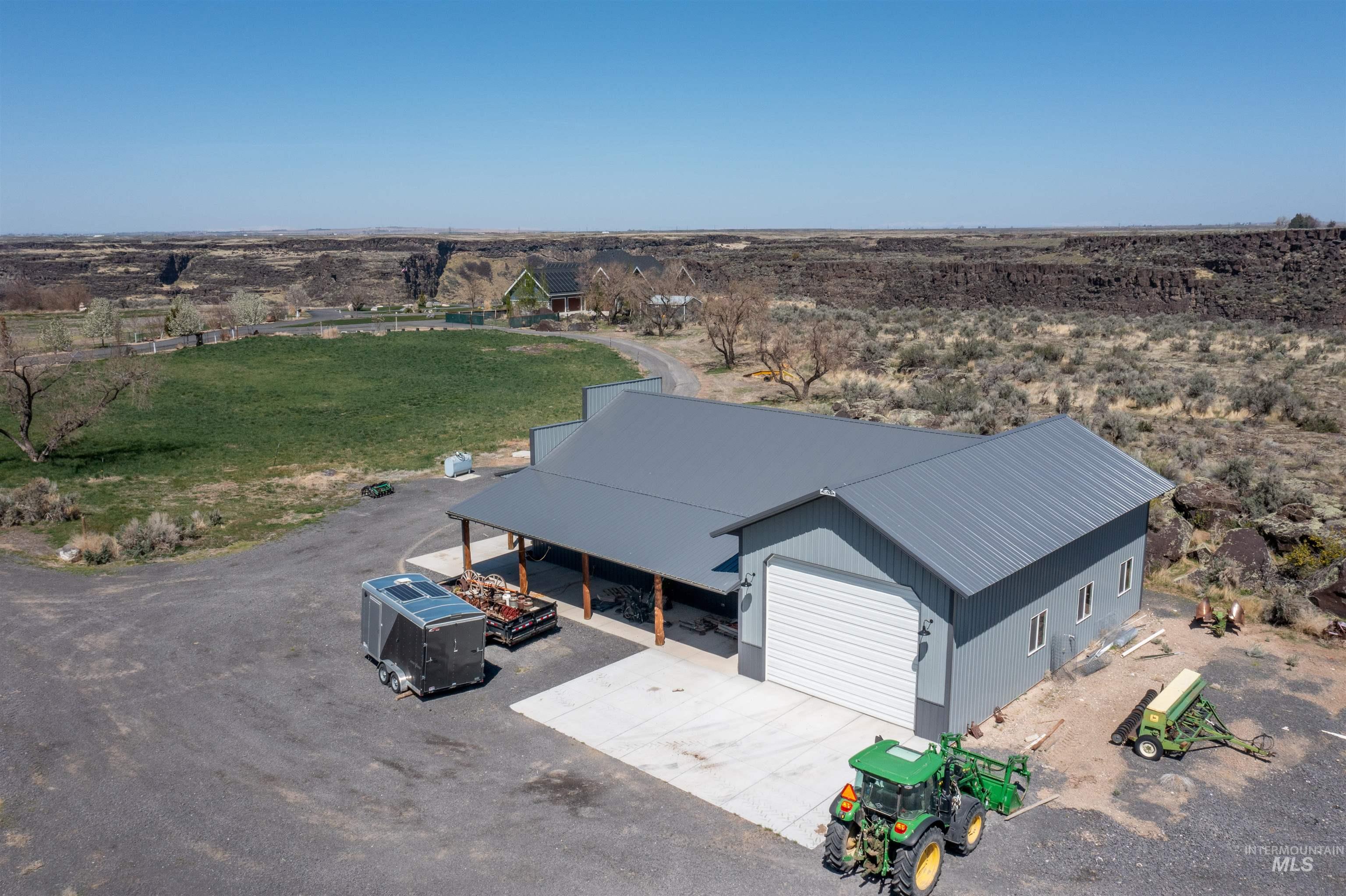 3586 E 4000 N, Kimberly, Idaho 83341, 3 Bedrooms, 5 Bathrooms, Residential For Sale, Price $3,199,999, 98948621