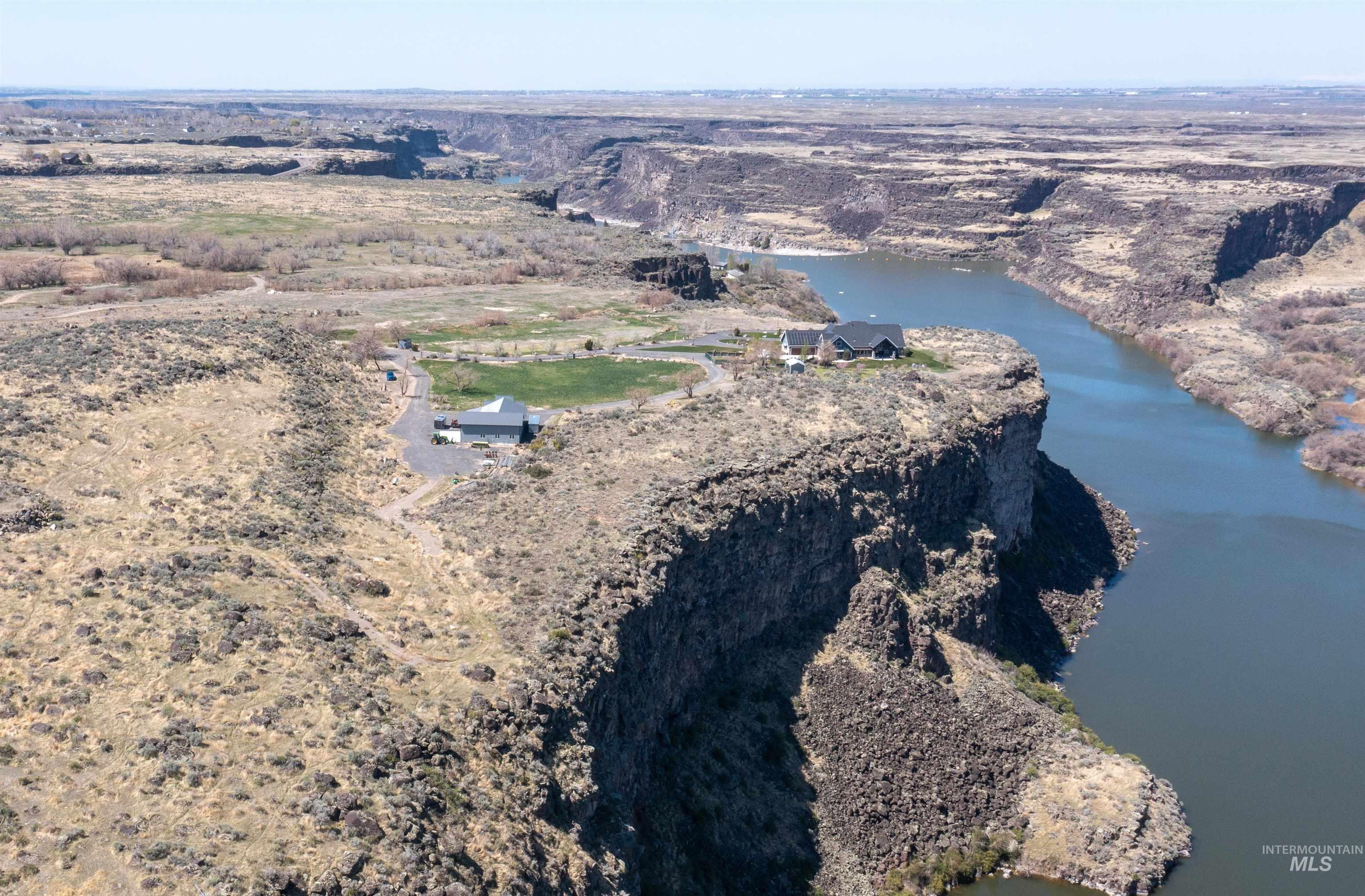 3586 E 4000 N, Kimberly, Idaho 83341, 3 Bedrooms, 5 Bathrooms, Residential For Sale, Price $3,199,999, 98948621