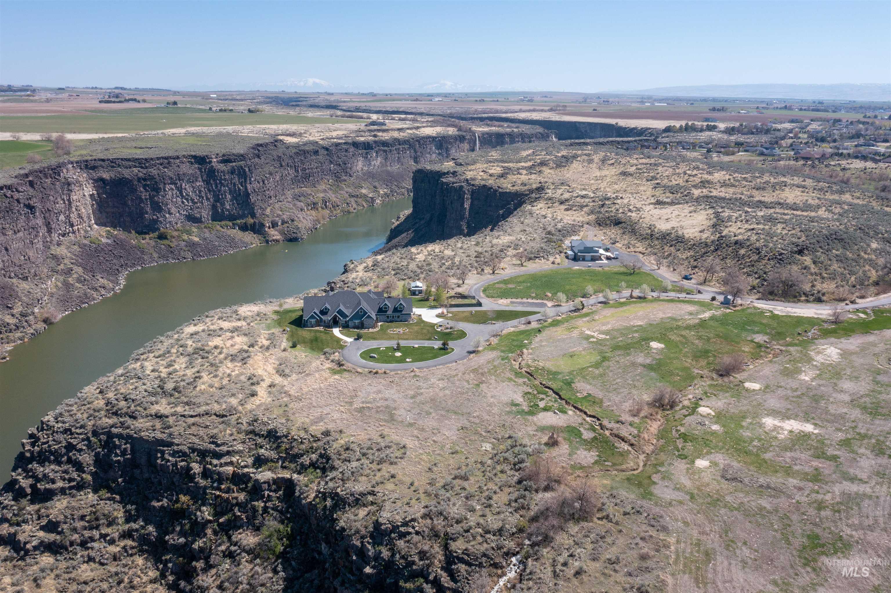 3586 E 4000 N, Kimberly, Idaho 83341, 3 Bedrooms, 5 Bathrooms, Residential For Sale, Price $3,199,999, 98948621