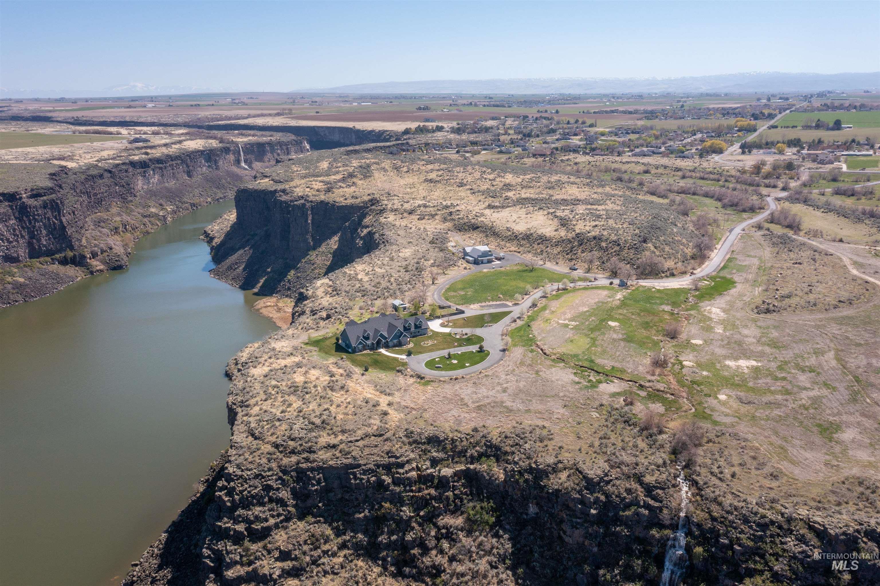 3586 E 4000 N, Kimberly, Idaho 83341, 3 Bedrooms, 5 Bathrooms, Residential For Sale, Price $3,199,999, 98948621