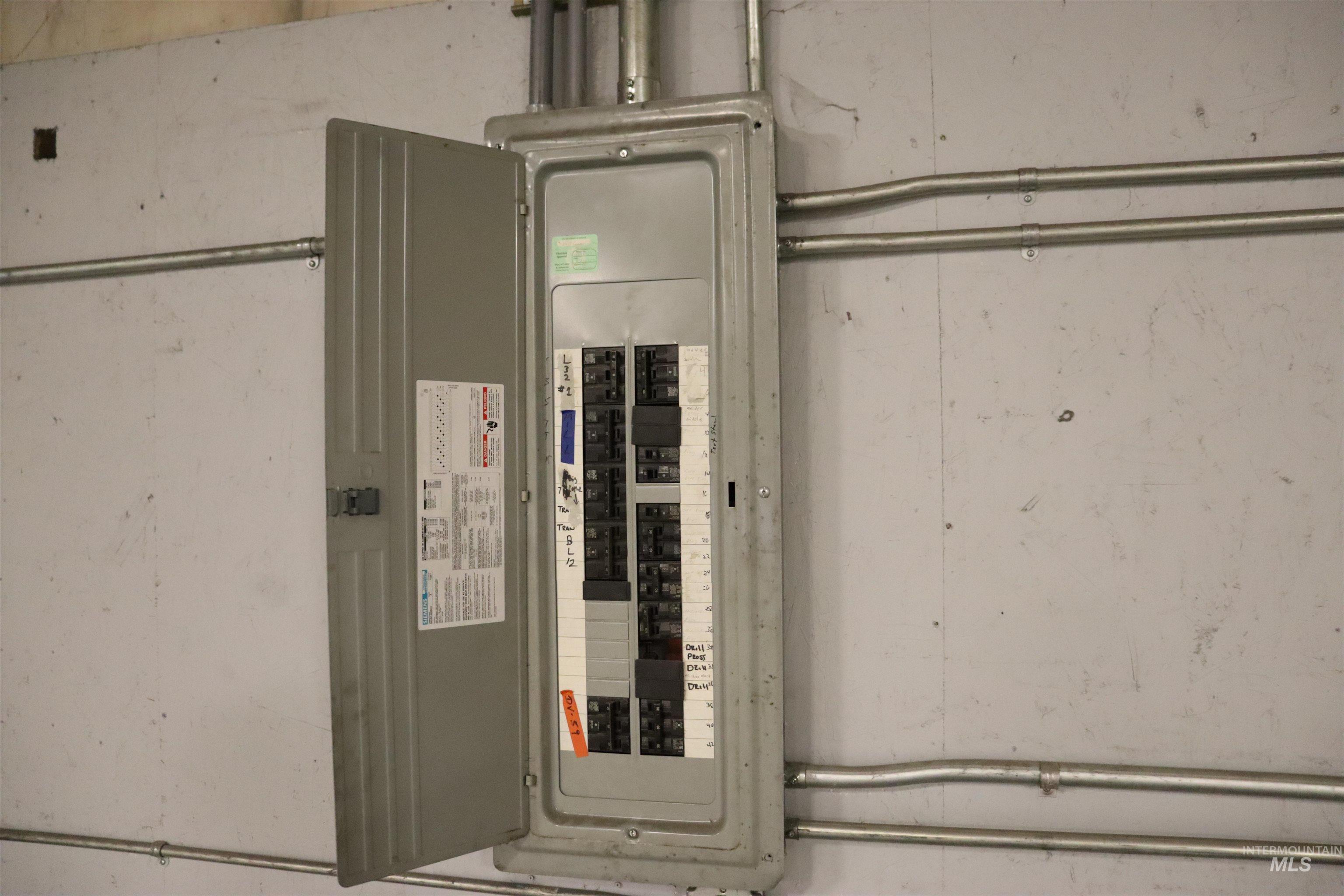 1390 Commercial Way, Clarkston, Washington 99403, Business/Commercial For Sale, Price $575,000, 98948623