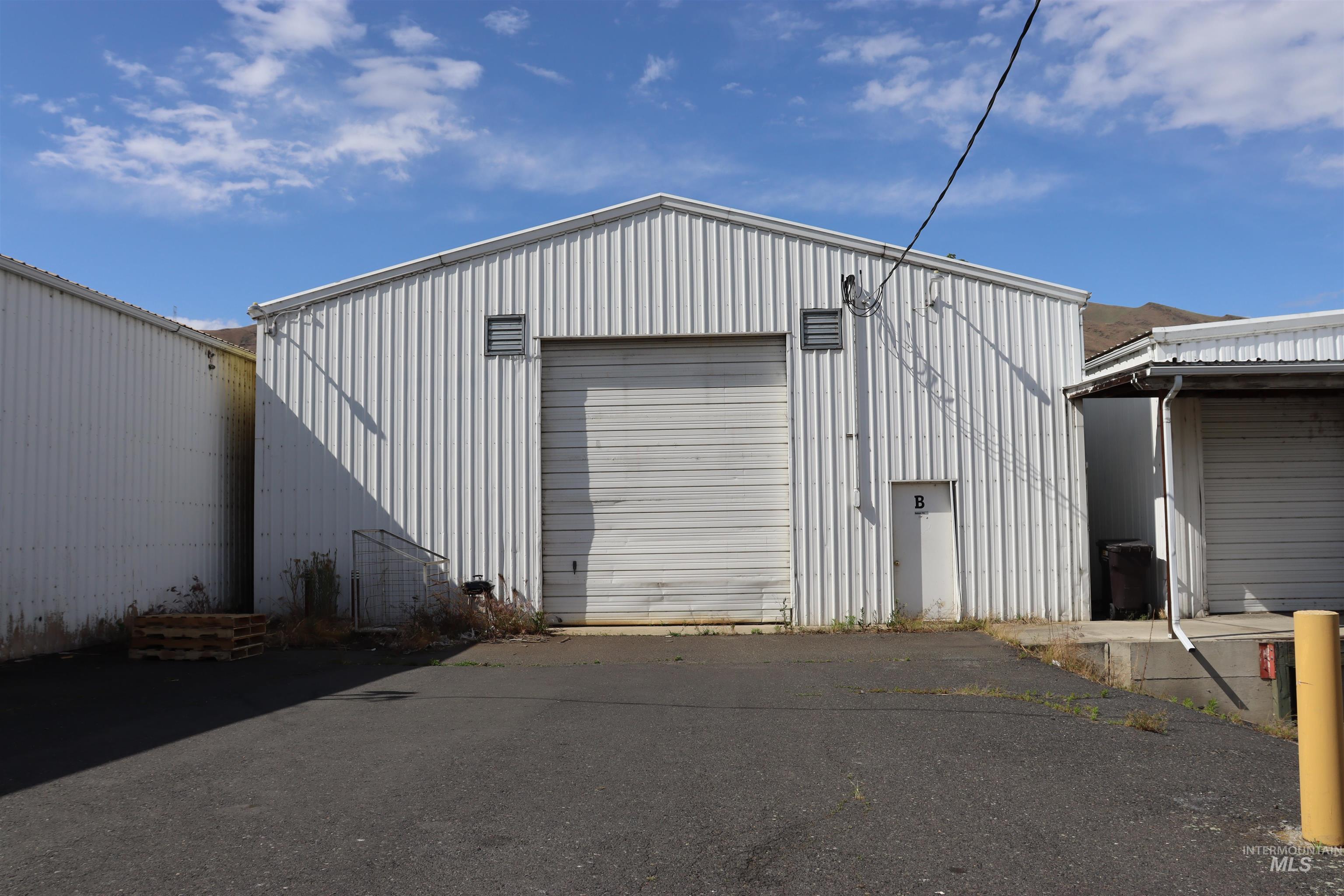 1390 Commercial Way, Clarkston, Washington 99403, Business/Commercial For Sale, Price $575,000, 98948623