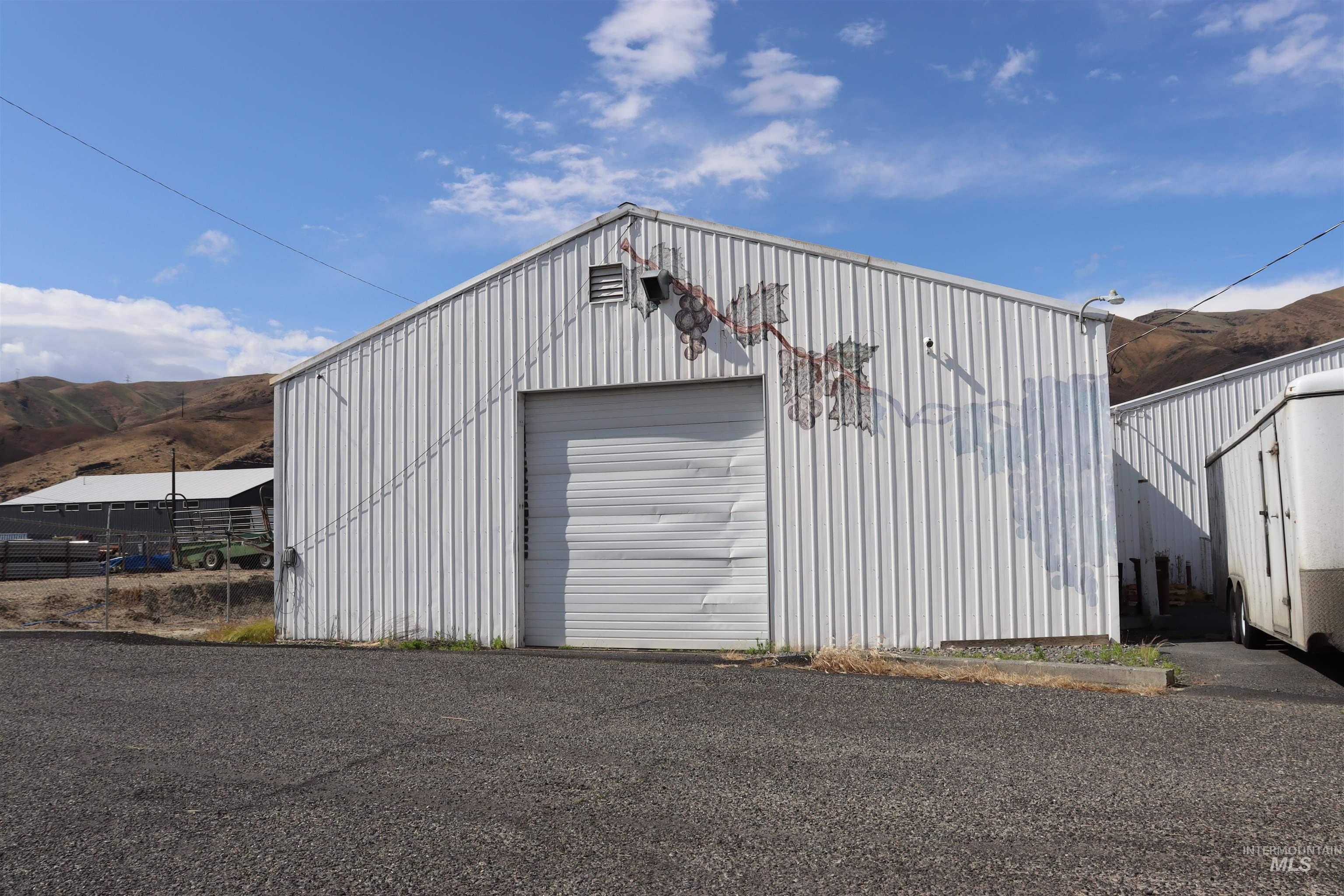 1390 Commercial Way, Clarkston, Washington 99403, Business/Commercial For Sale, Price $575,000, 98948623