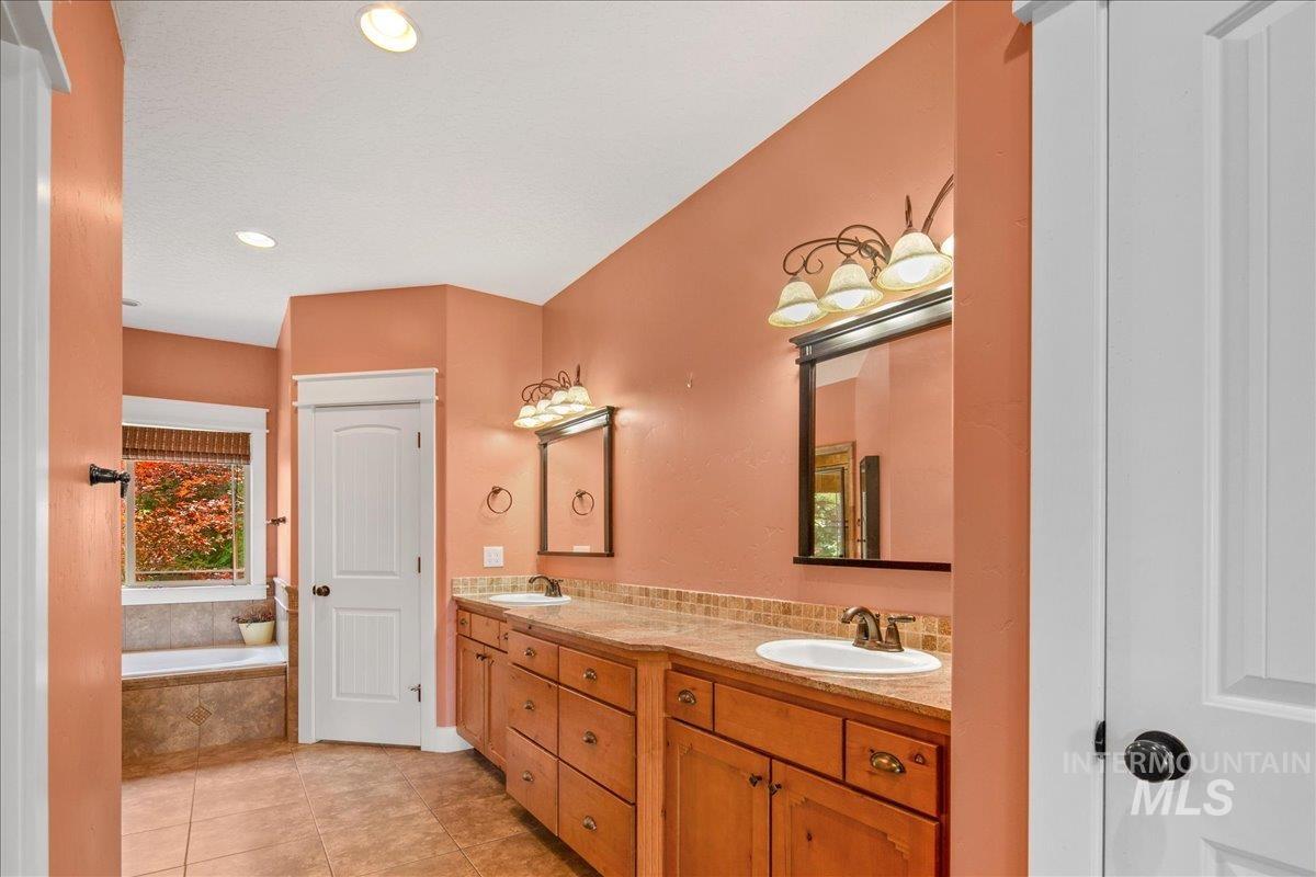 2600 W South Slope Rd, Emmett, Idaho 83617, 4 Bedrooms, 4 Bathrooms, Residential For Sale, Price $1,449,000, 98948661