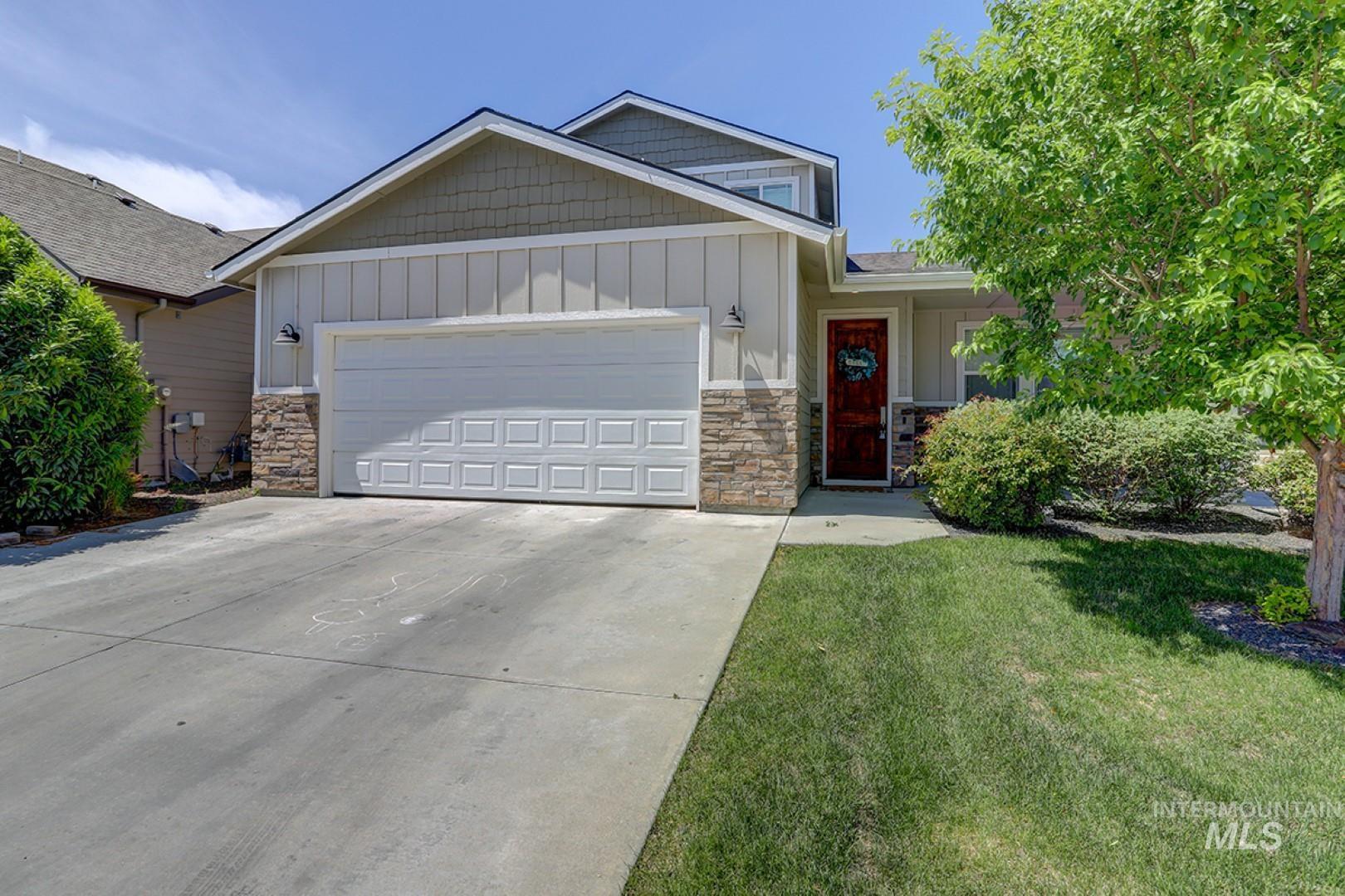 2701 N Summerbrook, Meridian, Idaho 83646, 4 Bedrooms, 2.5 Bathrooms, Residential For Sale, Price $449,900, 98948681
