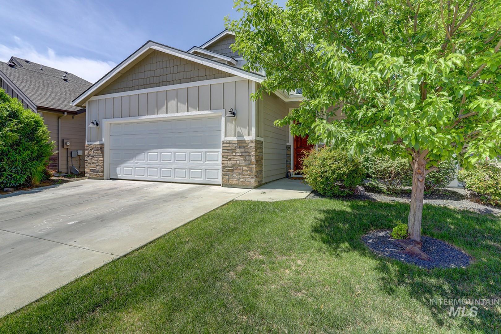 2701 N Summerbrook, Meridian, Idaho 83646, 4 Bedrooms, 2.5 Bathrooms, Residential For Sale, Price $449,900, 98948681