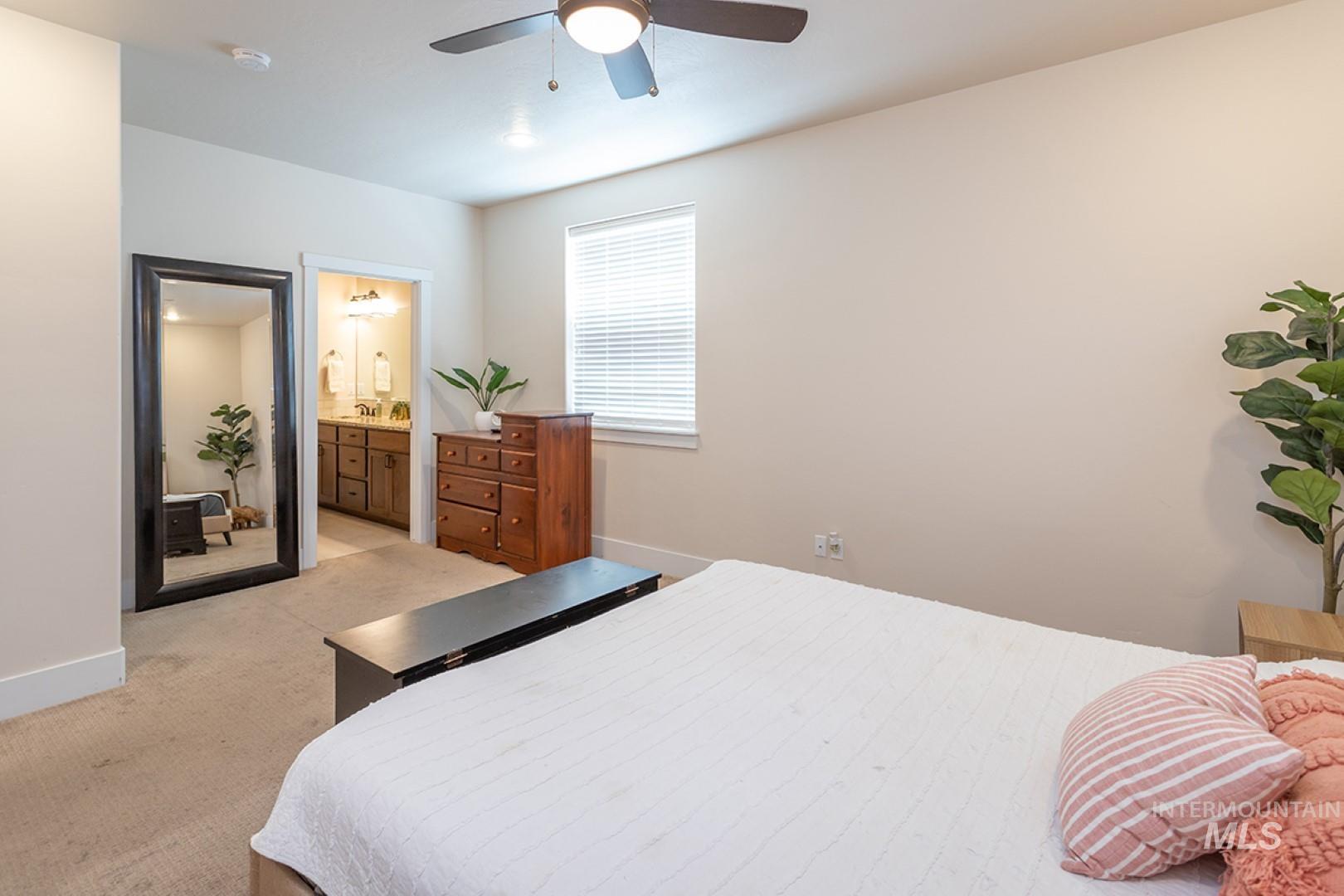 2701 N Summerbrook, Meridian, Idaho 83646, 4 Bedrooms, 2.5 Bathrooms, Residential For Sale, Price $449,900, 98948681