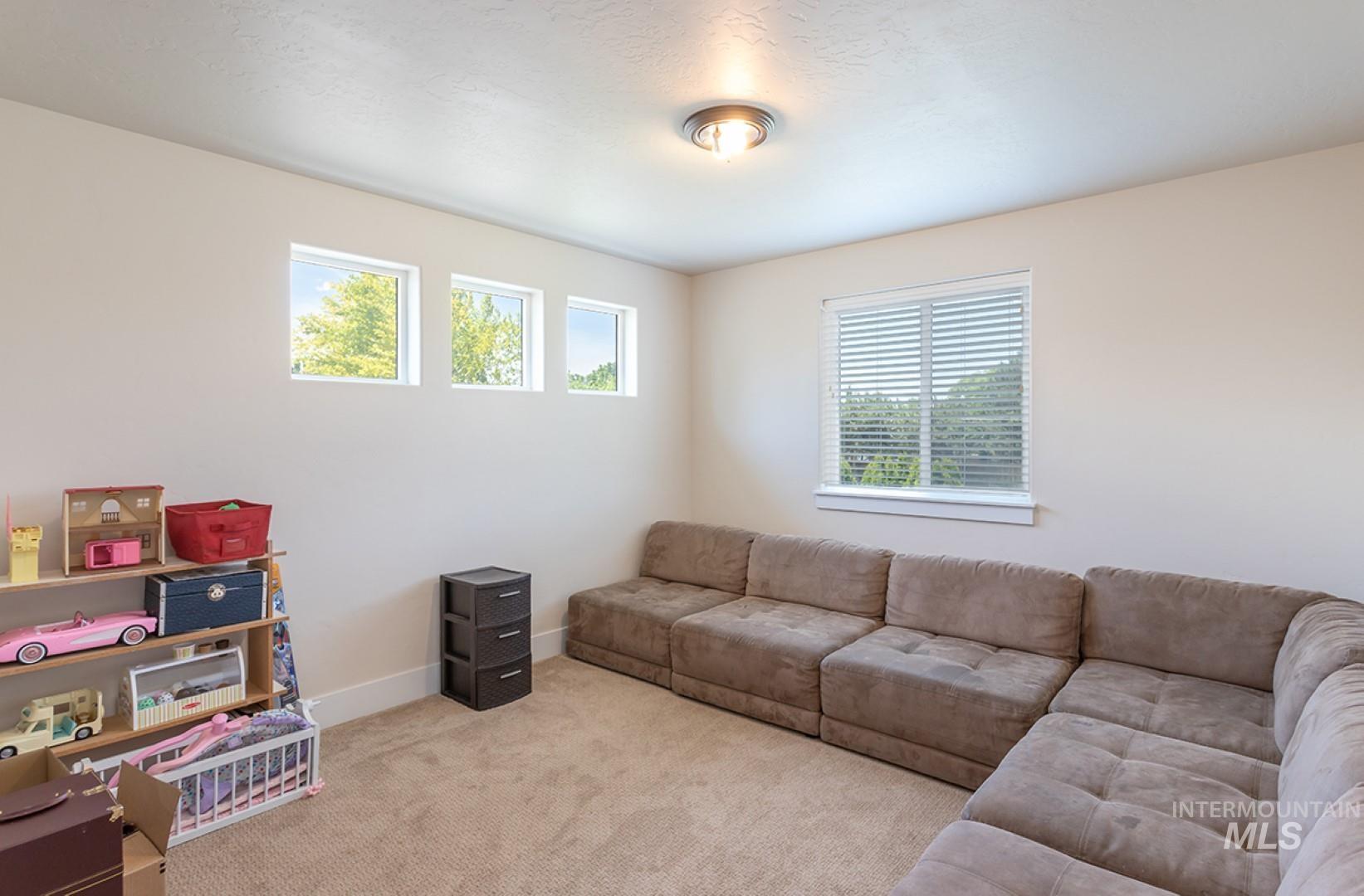 2701 N Summerbrook, Meridian, Idaho 83646, 4 Bedrooms, 2.5 Bathrooms, Residential For Sale, Price $449,900, 98948681