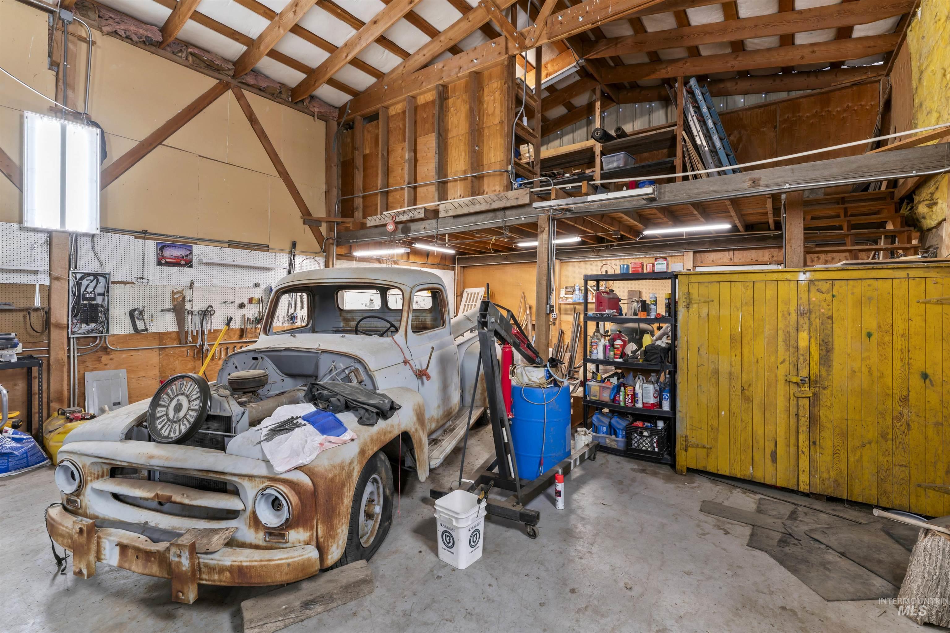 146 N Hammett Hill Rd, Hammett, Idaho 83627, 4 Bedrooms, 2 Bathrooms, Farm & Ranch For Sale, Price $450,000, 98948736