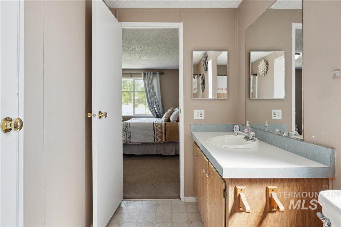 15741 Willis Road, Caldwell, Idaho 83607, 4 Bedrooms, 2 Bathrooms, Residential For Sale, Price $950,000, 98948758