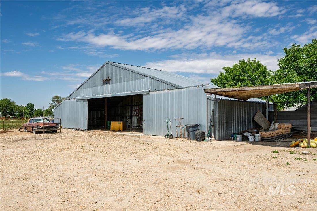 15741 Willis Road, Caldwell, Idaho 83607, 4 Bedrooms, 2 Bathrooms, Residential For Sale, Price $950,000, 98948758