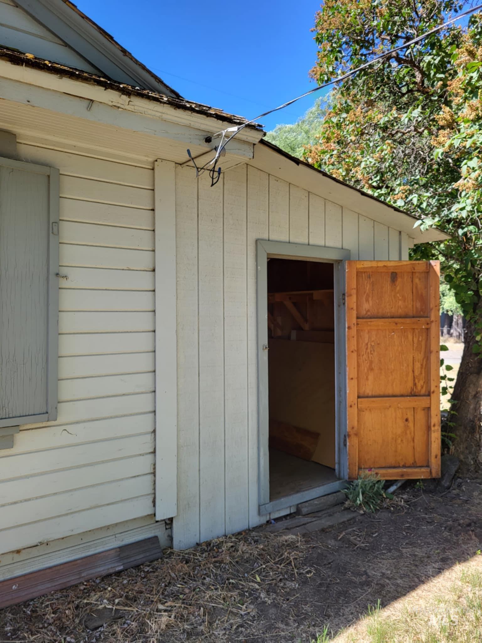 1792 Columbia St, Pomeroy, Washington 99347, 3 Bedrooms, 2 Bathrooms, Residential For Sale, Price $225,000, 98948779