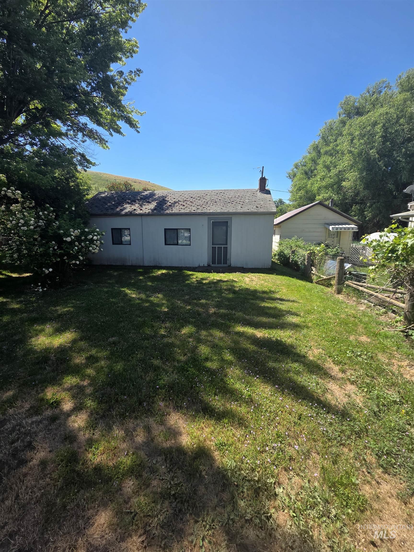 1792 Columbia St, Pomeroy, Washington 99347, 3 Bedrooms, 2 Bathrooms, Residential For Sale, Price $225,000, 98948779