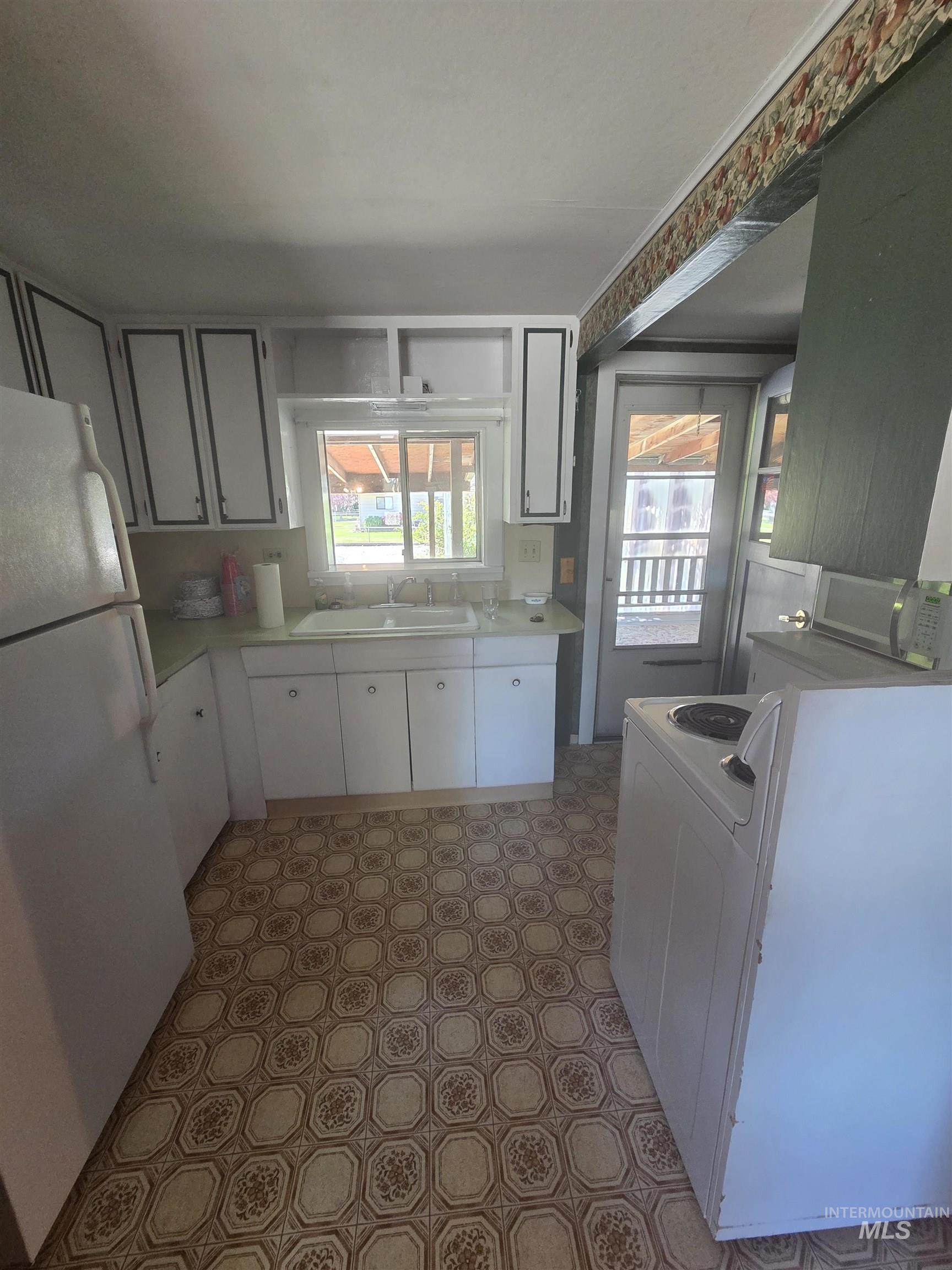 1792 Columbia St, Pomeroy, Washington 99347, 3 Bedrooms, 2 Bathrooms, Residential For Sale, Price $225,000, 98948779