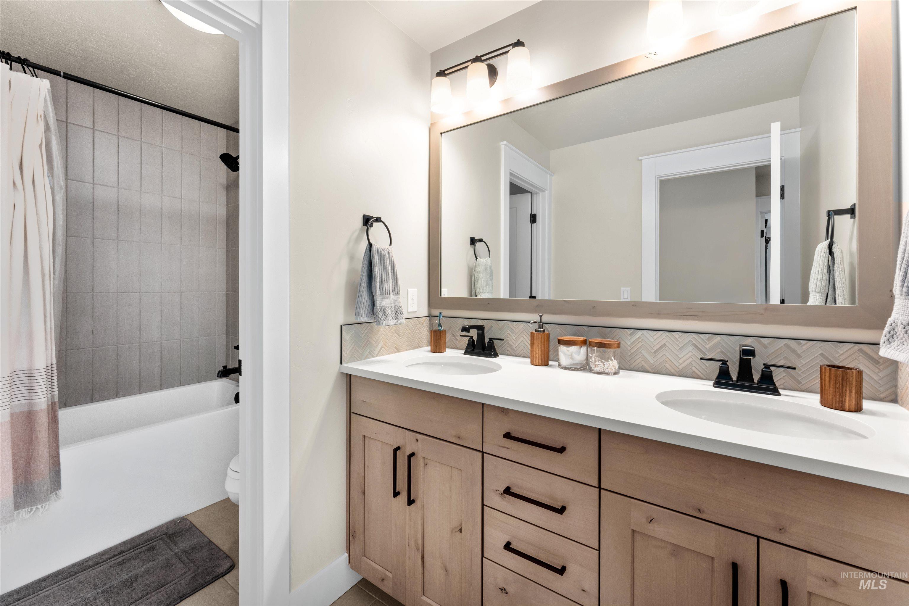 1642 Banff St, Middleton, Idaho 83644, 5 Bedrooms, 2.5 Bathrooms, Residential For Sale, Price $669,000, 98948896