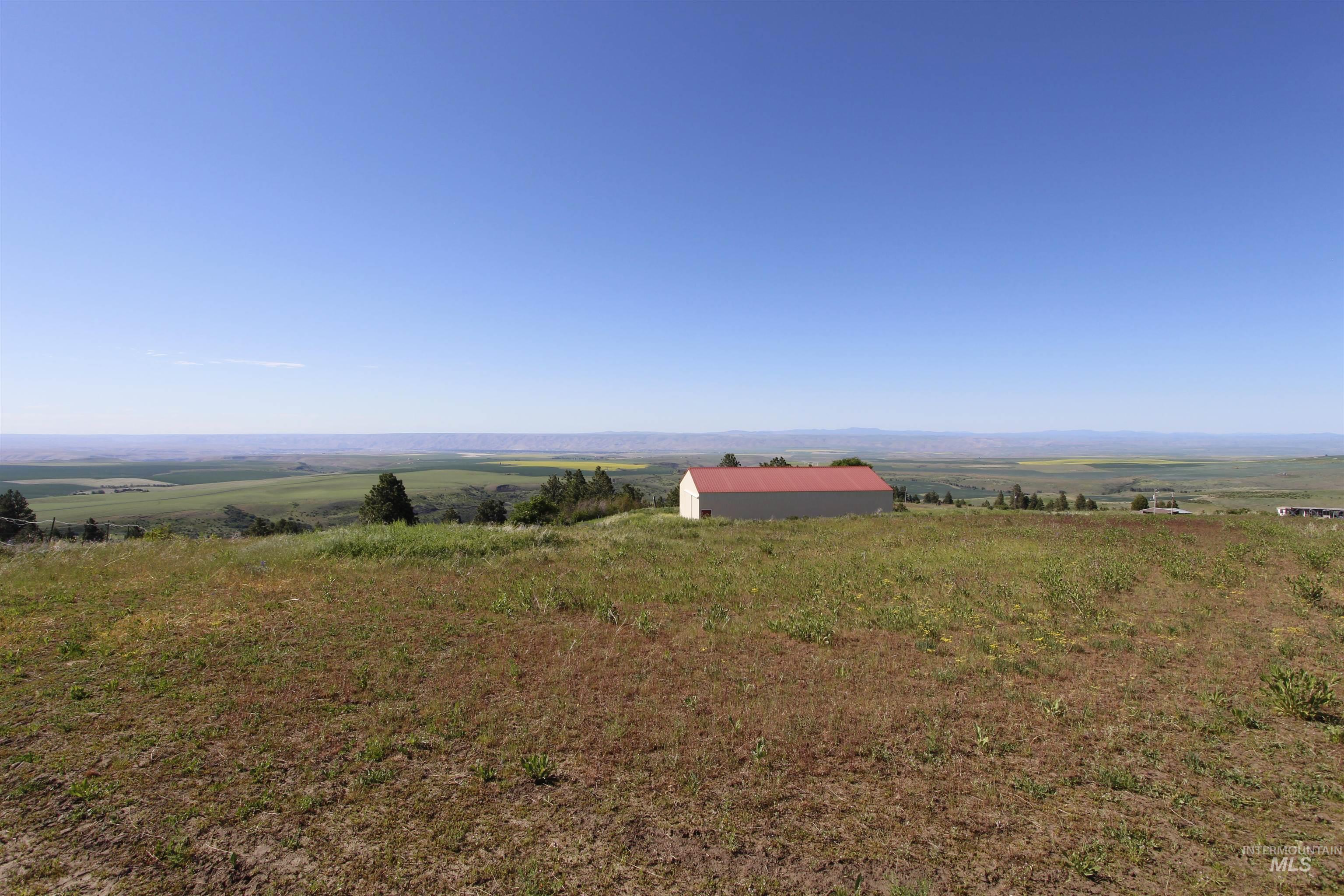 39055 Hilltop Ln, Lewiston, Idaho 83501, 3 Bedrooms, 2 Bathrooms, Residential For Sale, Price $495,000, 98948907