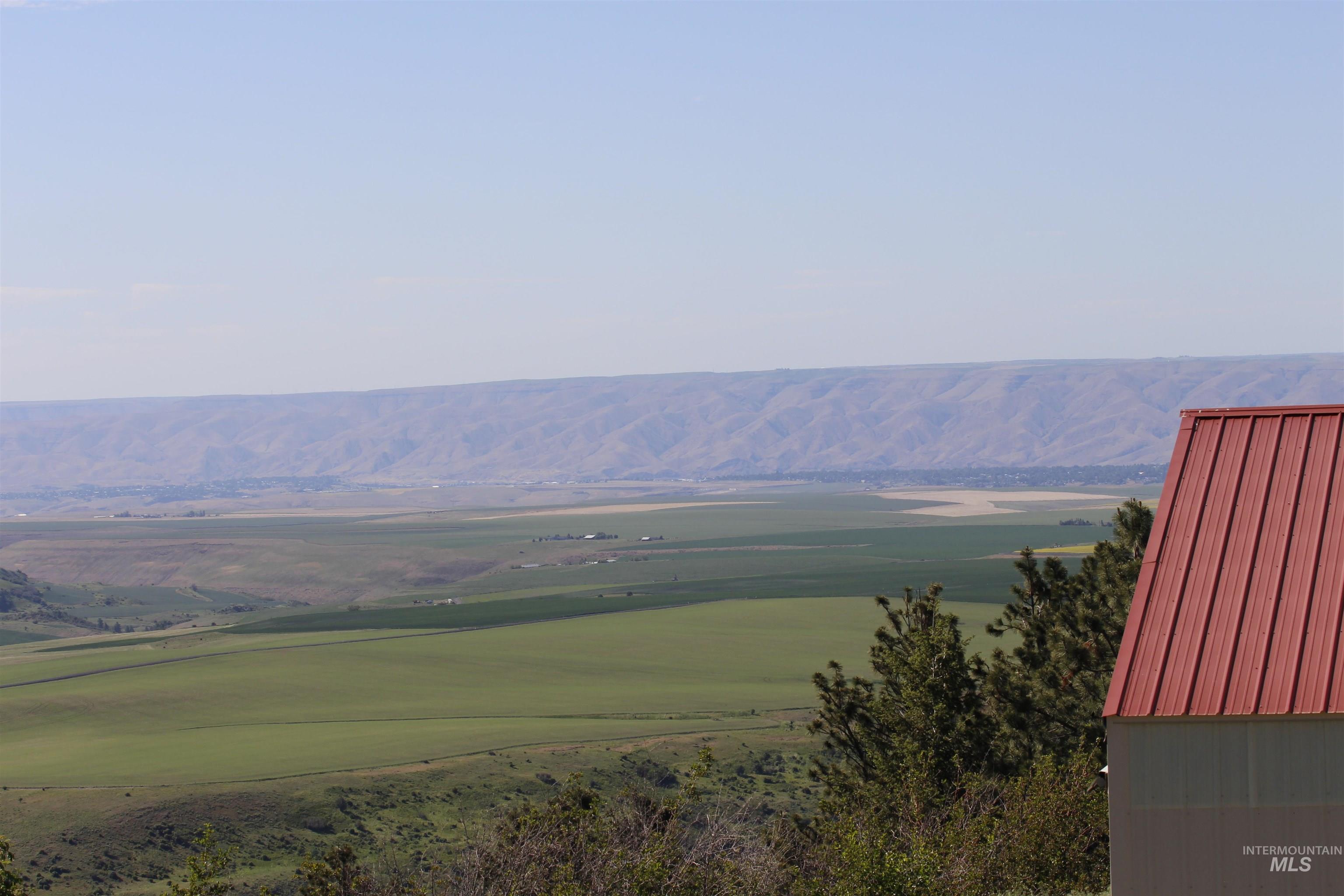 39055 Hilltop Ln, Lewiston, Idaho 83501, 3 Bedrooms, 2 Bathrooms, Residential For Sale, Price $495,000, 98948907