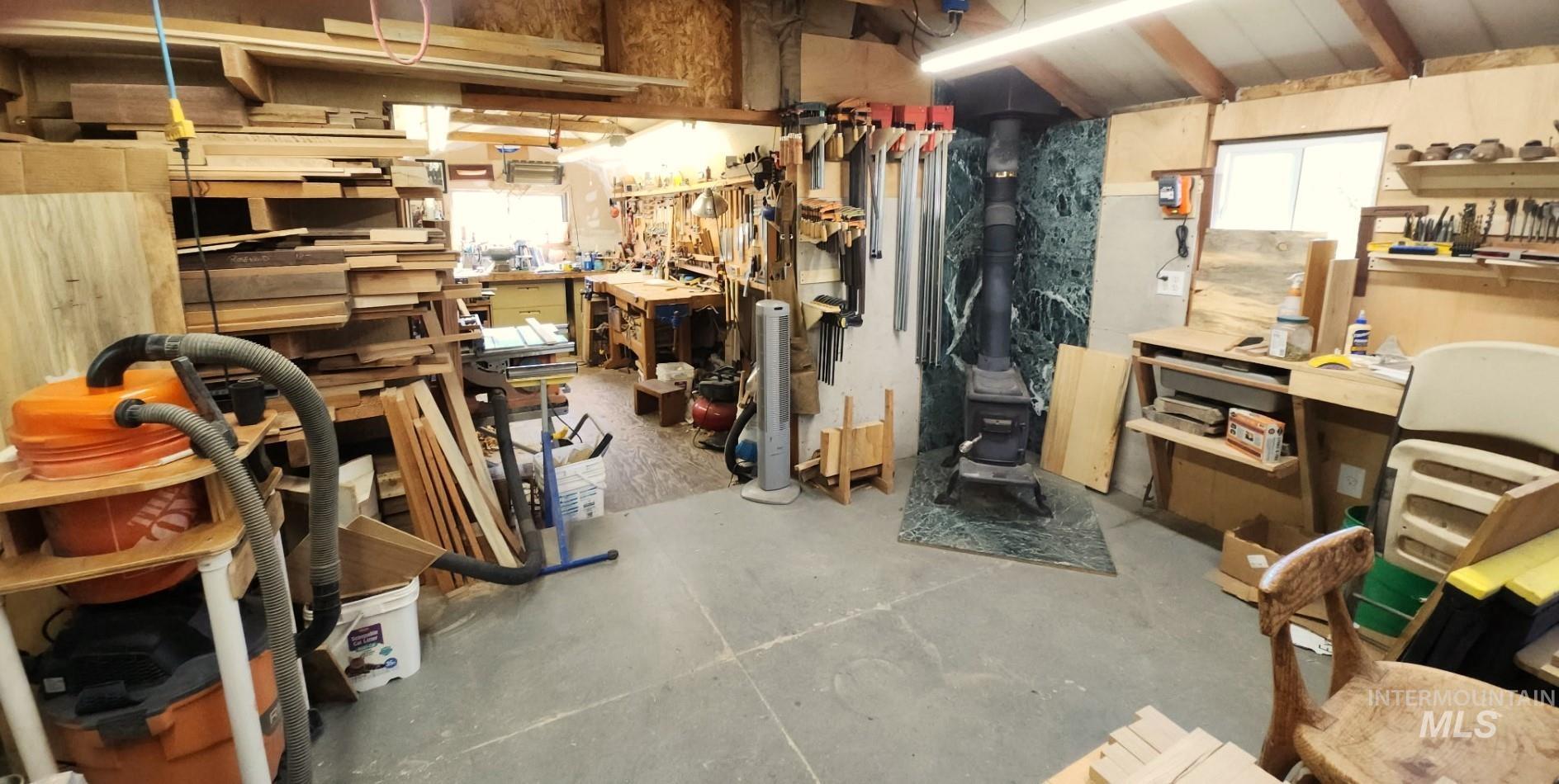 39055 Hilltop Ln, Lewiston, Idaho 83501, 3 Bedrooms, 2 Bathrooms, Residential For Sale, Price $495,000, 98948907