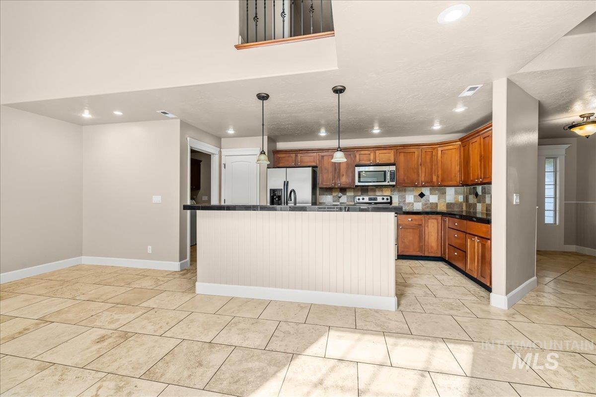 2476 S Amaya Lane, Boise, Idaho 83709, 4 Bedrooms, 3 Bathrooms, Residential For Sale, Price $444,900, 98948995