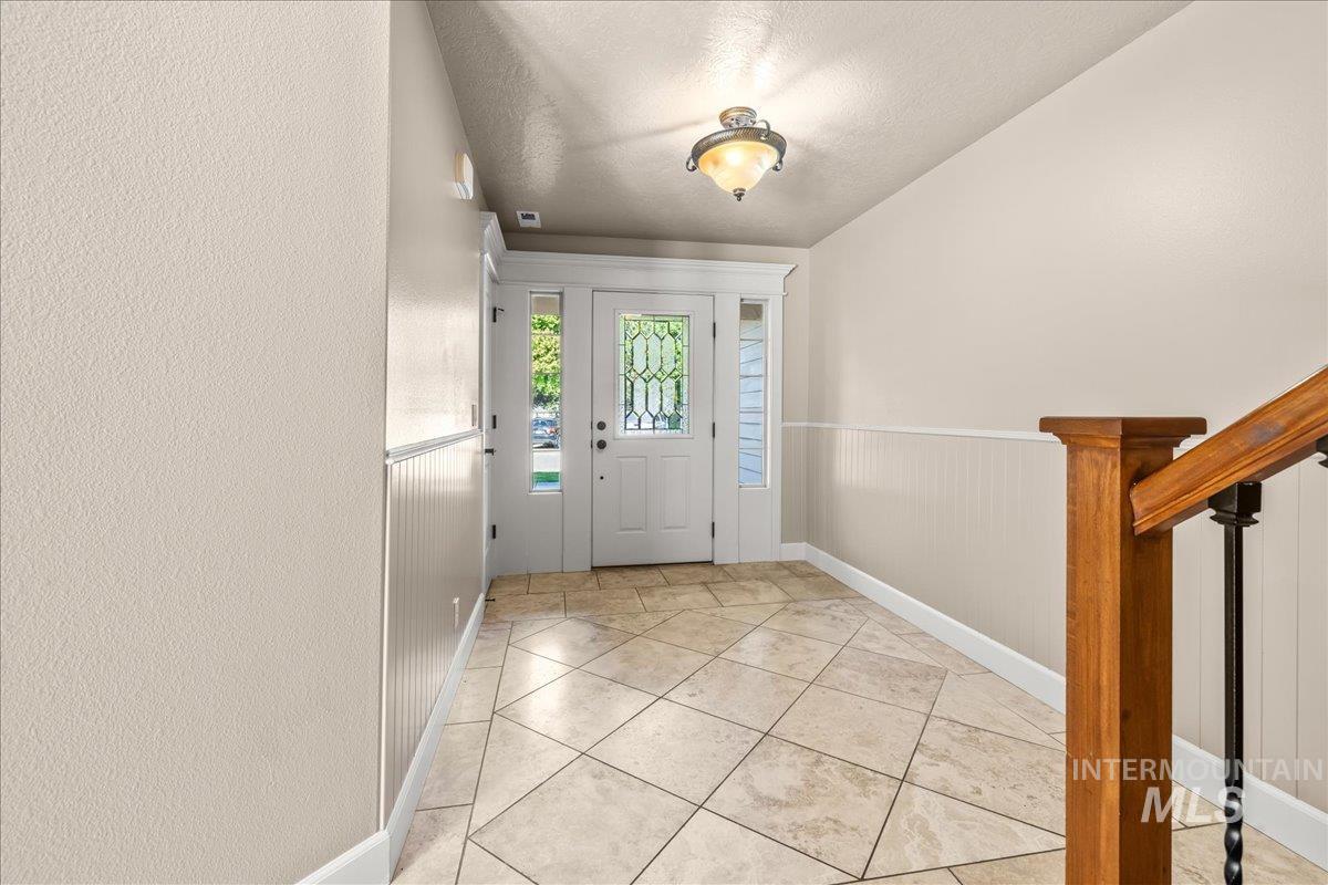 2476 S Amaya Lane, Boise, Idaho 83709, 4 Bedrooms, 3 Bathrooms, Residential For Sale, Price $444,900, 98948995