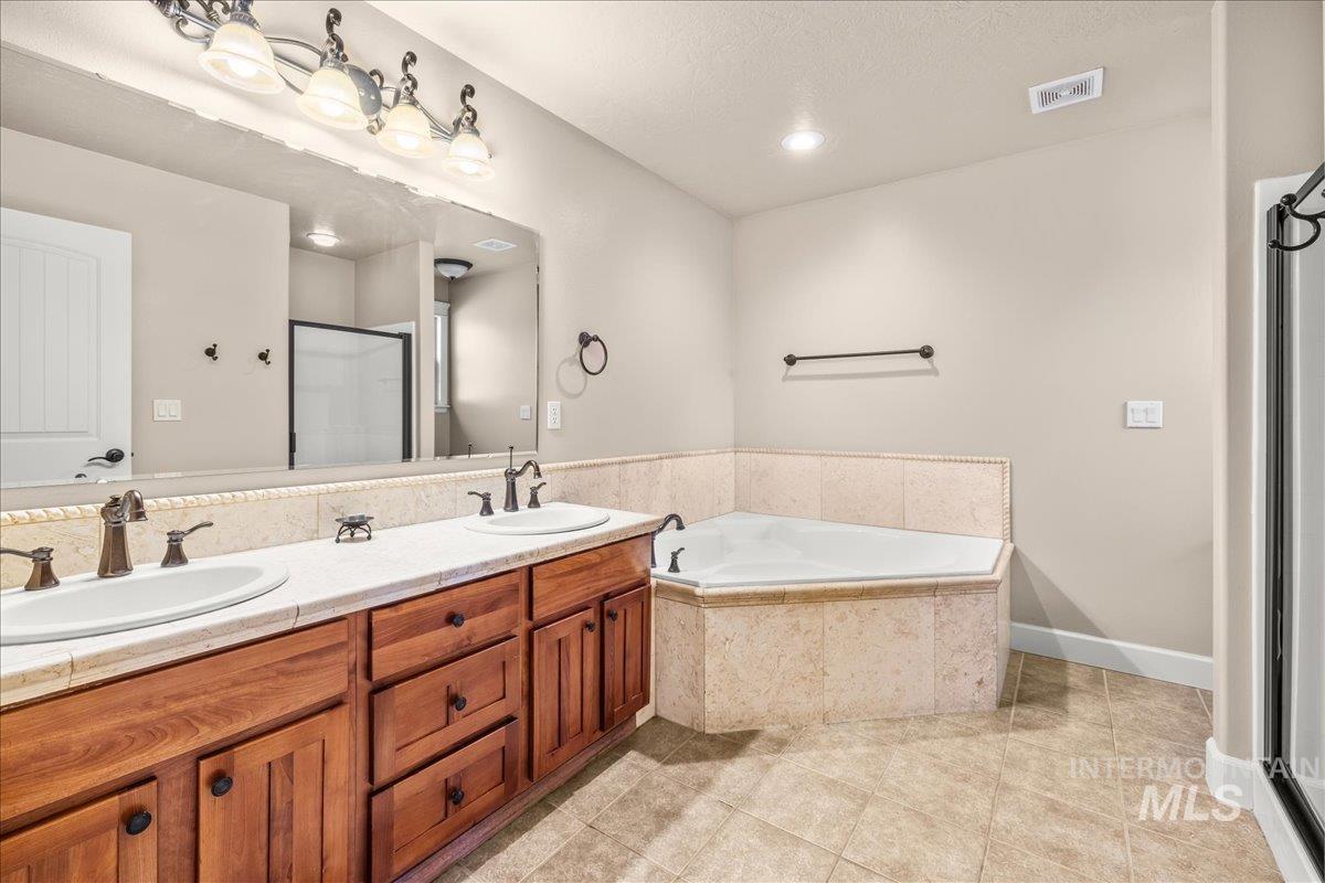 2476 S Amaya Lane, Boise, Idaho 83709, 4 Bedrooms, 3 Bathrooms, Residential For Sale, Price $444,900, 98948995