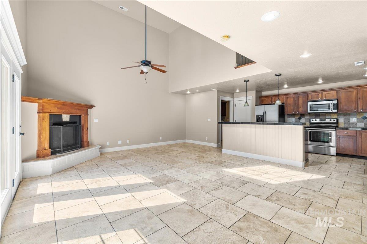 2476 S Amaya Lane, Boise, Idaho 83709, 4 Bedrooms, 3 Bathrooms, Residential For Sale, Price $444,900, 98948995