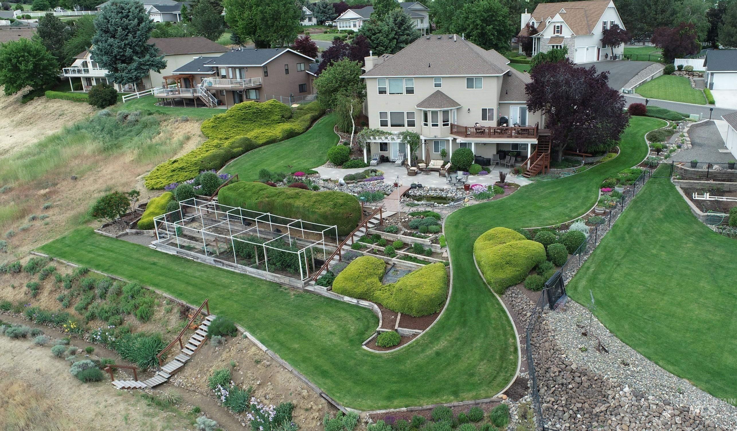 3725 Nicklaus Dr, Clarkston, Washington 99403, 5 Bedrooms, 4 Bathrooms, Residential For Sale, Price $794,000, 98949094