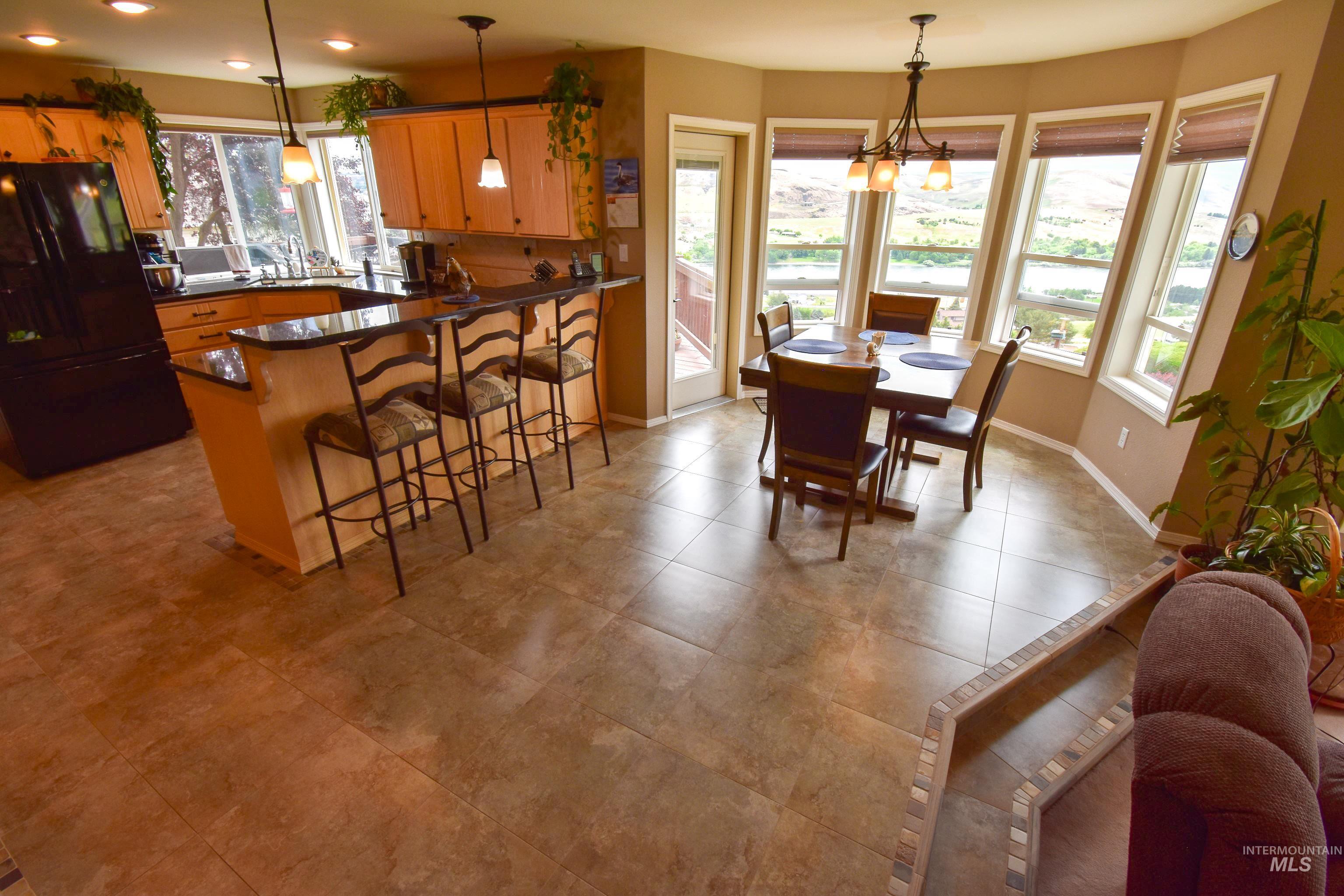 3725 Nicklaus Dr, Clarkston, Washington 99403, 5 Bedrooms, 4 Bathrooms, Residential For Sale, Price $794,000, 98949094