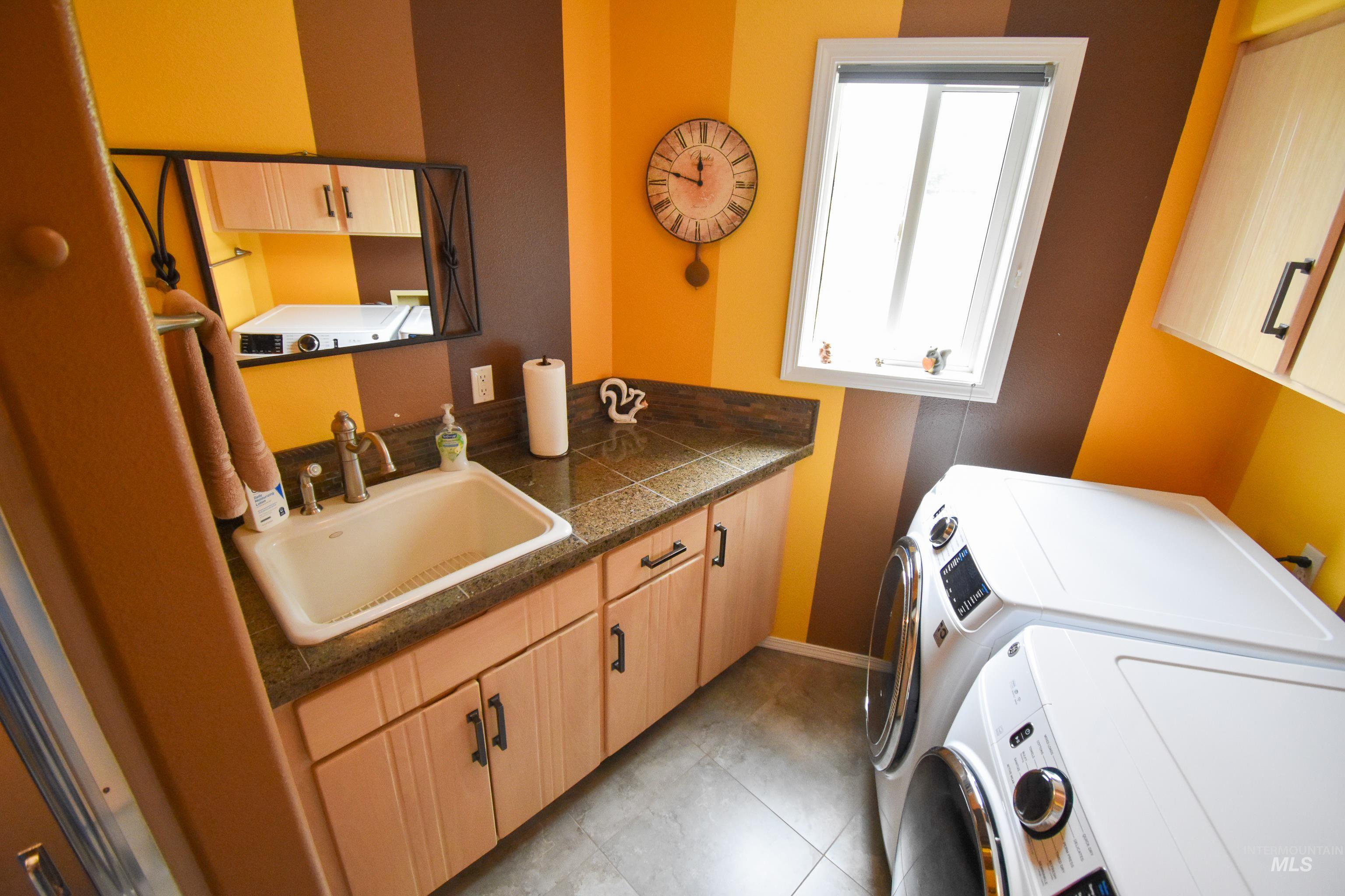 3725 Nicklaus Dr, Clarkston, Washington 99403, 5 Bedrooms, 4 Bathrooms, Residential For Sale, Price $794,000, 98949094