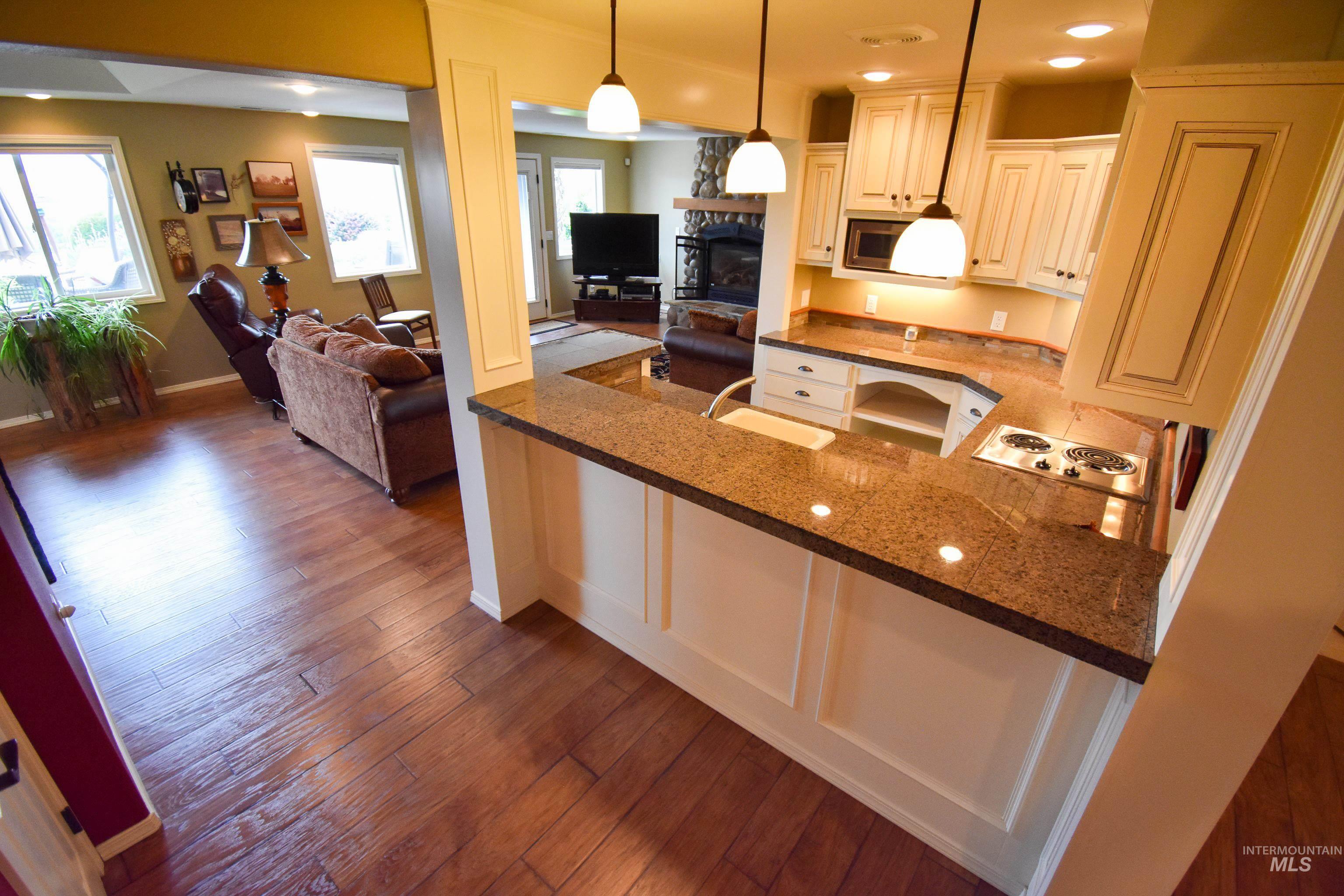 3725 Nicklaus Dr, Clarkston, Washington 99403, 5 Bedrooms, 4 Bathrooms, Residential For Sale, Price $794,000, 98949094