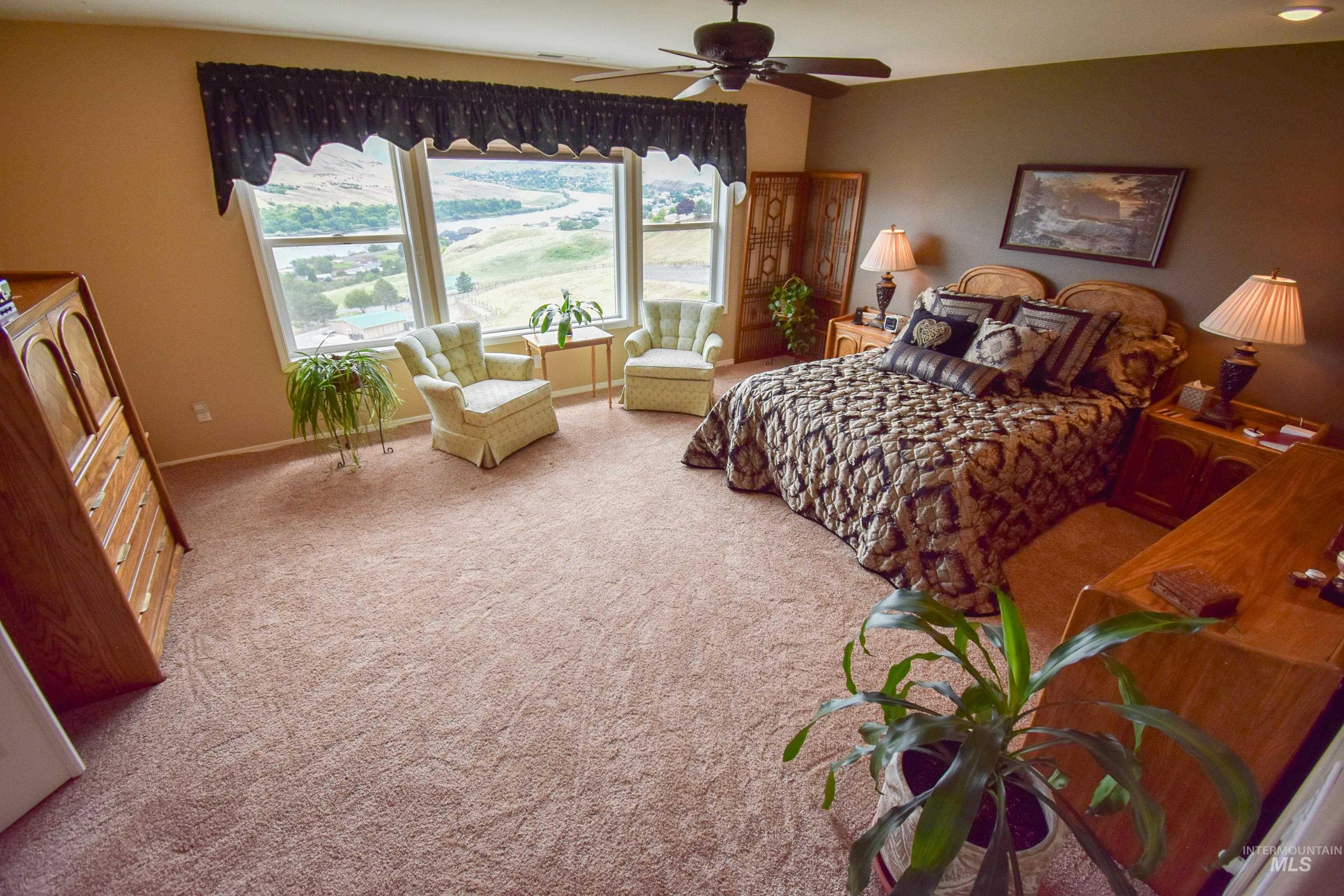 3725 Nicklaus Dr, Clarkston, Washington 99403, 5 Bedrooms, 4 Bathrooms, Residential For Sale, Price $794,000, 98949094