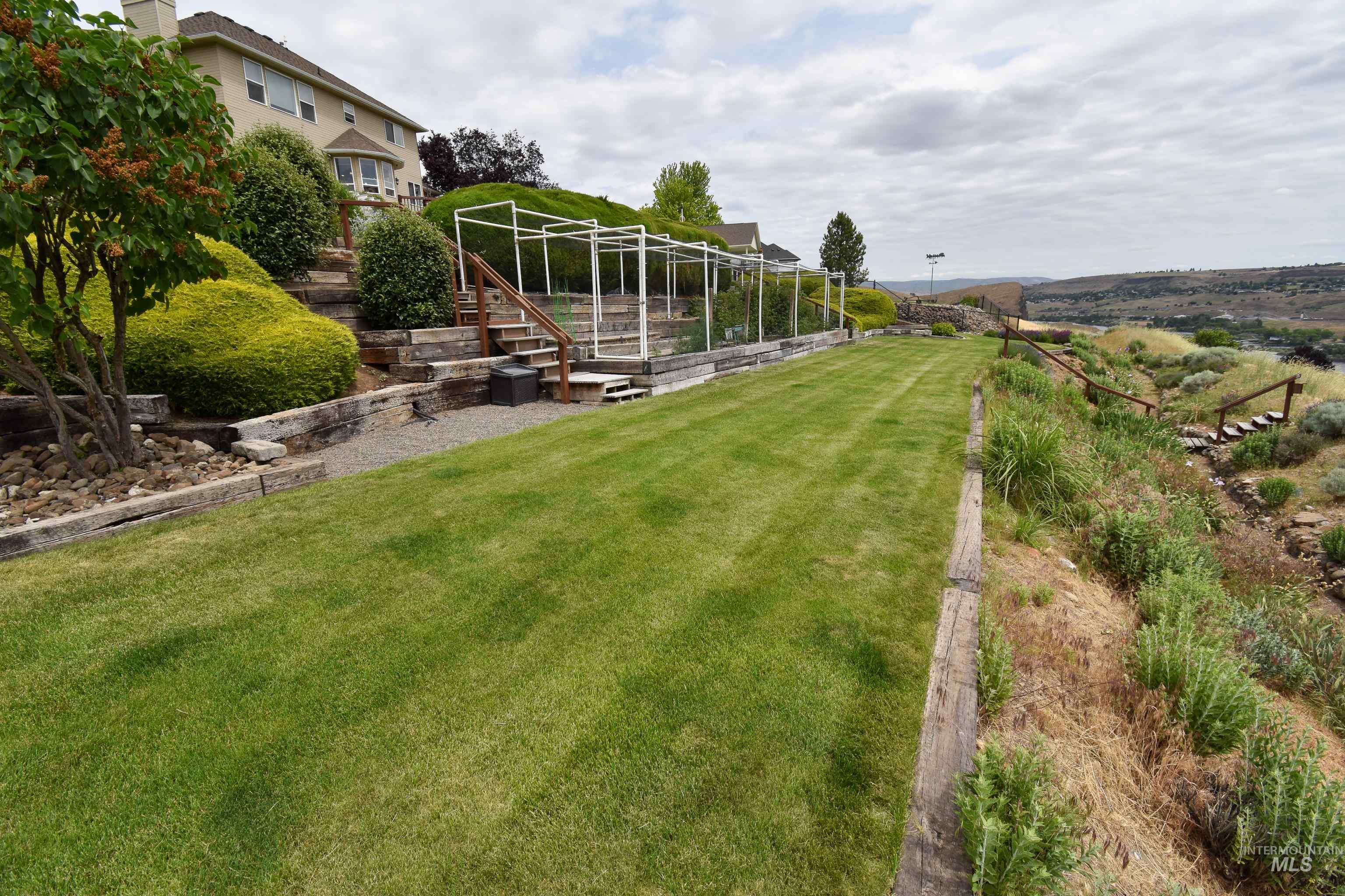 3725 Nicklaus Dr, Clarkston, Washington 99403, 5 Bedrooms, 4 Bathrooms, Residential For Sale, Price $794,000, 98949094