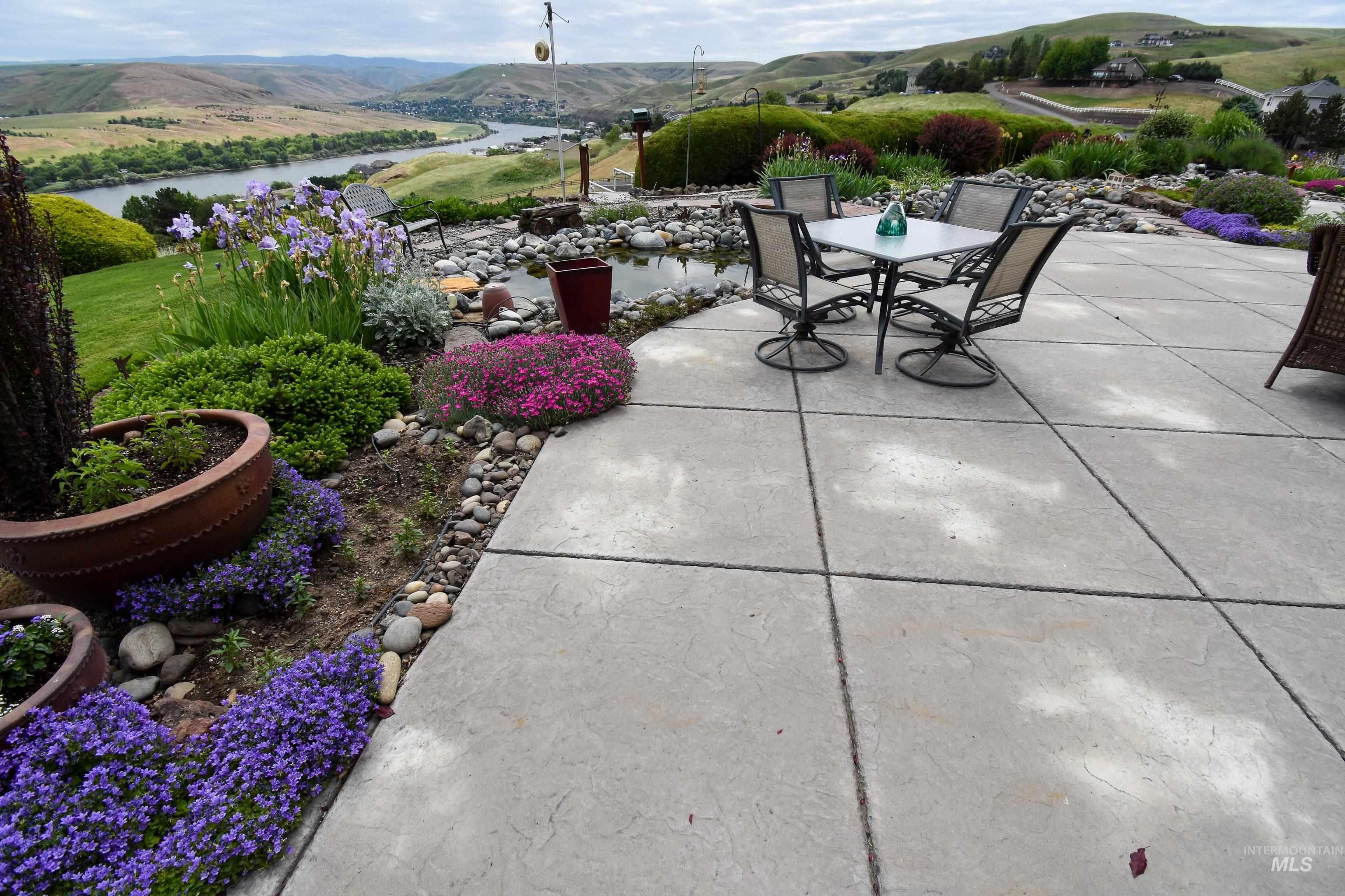 3725 Nicklaus Dr, Clarkston, Washington 99403, 5 Bedrooms, 4 Bathrooms, Residential For Sale, Price $794,000, 98949094