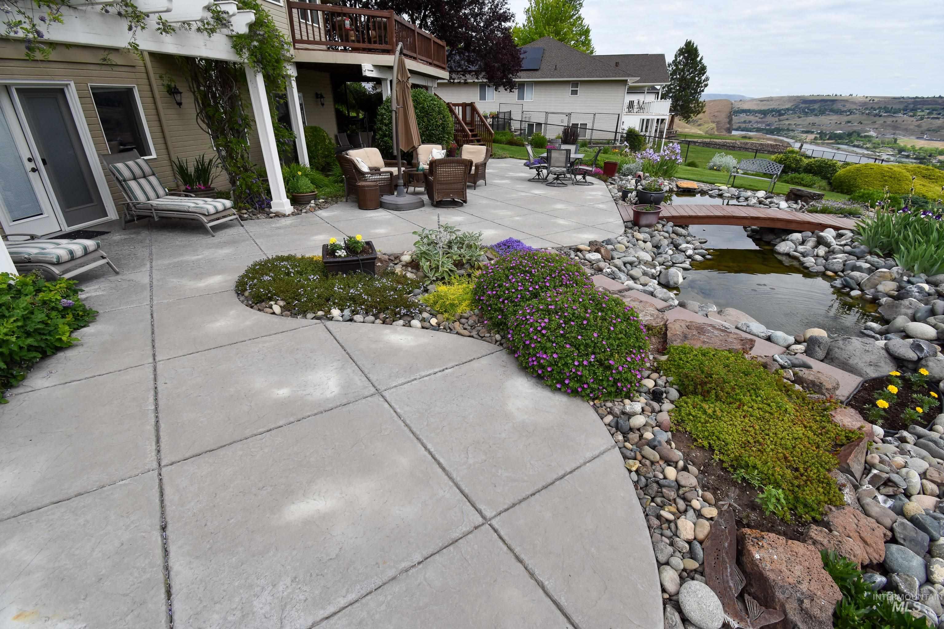 3725 Nicklaus Dr, Clarkston, Washington 99403, 5 Bedrooms, 4 Bathrooms, Residential For Sale, Price $794,000, 98949094