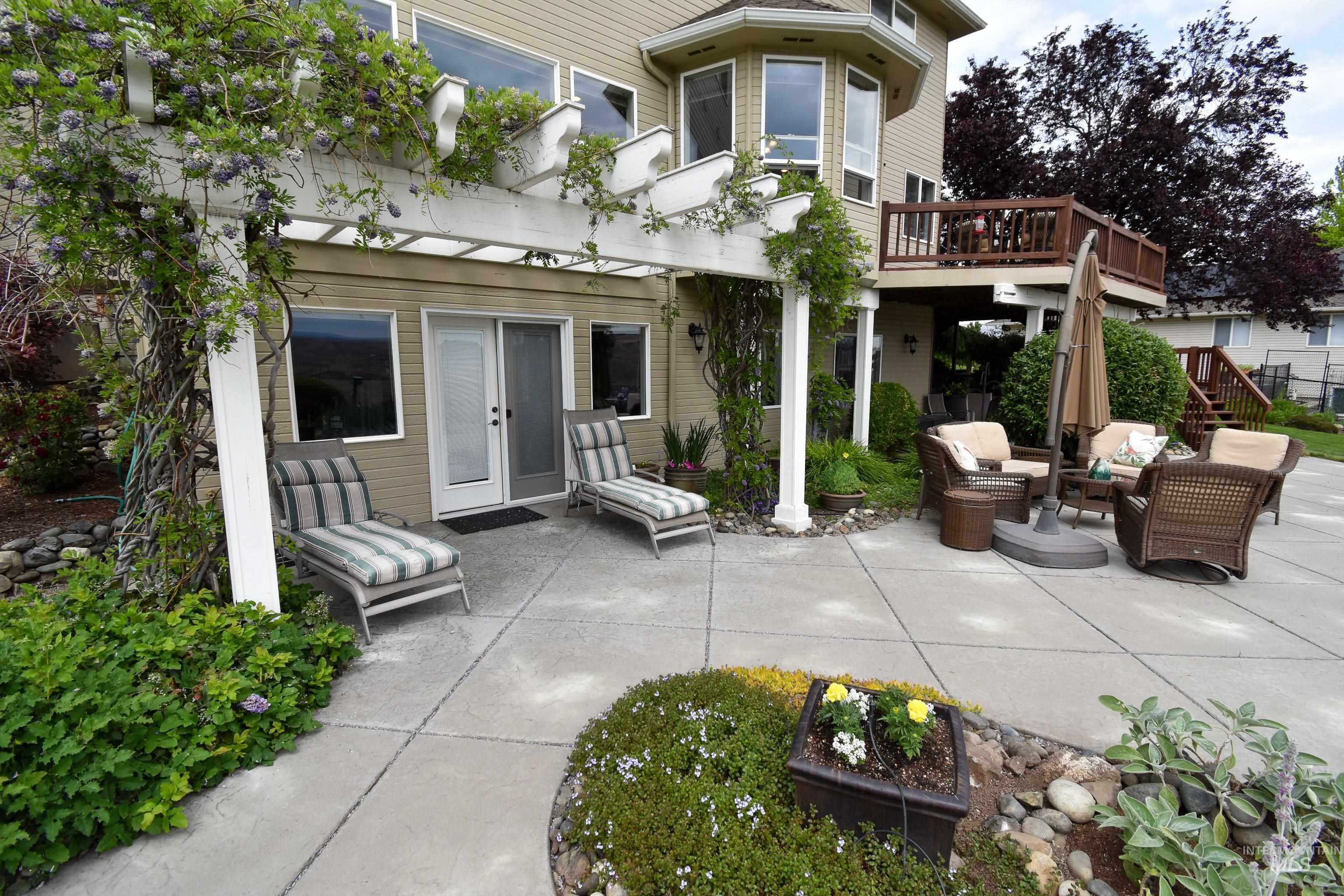 3725 Nicklaus Dr, Clarkston, Washington 99403, 5 Bedrooms, 4 Bathrooms, Residential For Sale, Price $794,000, 98949094