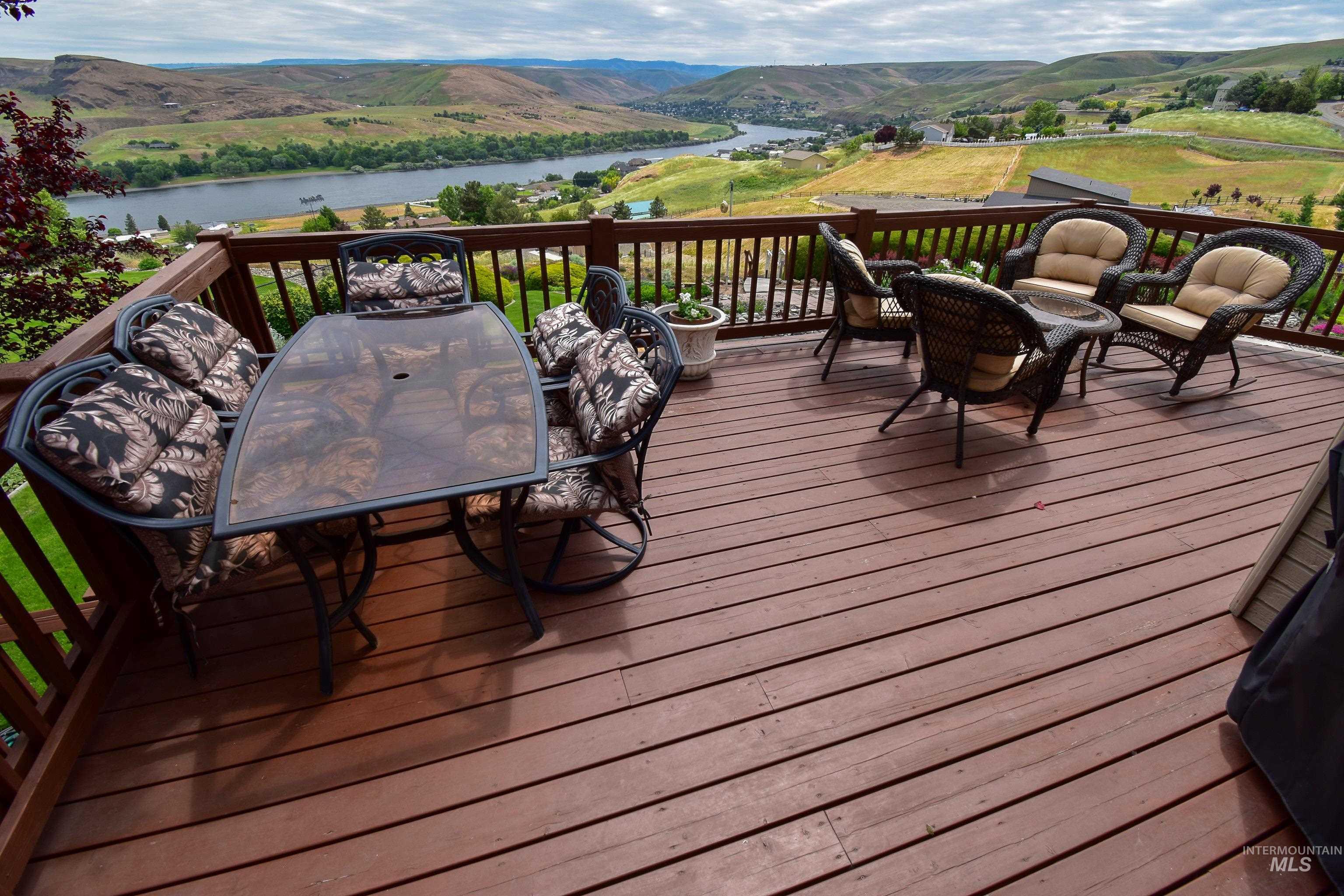 3725 Nicklaus Dr, Clarkston, Washington 99403, 5 Bedrooms, 4 Bathrooms, Residential For Sale, Price $794,000, 98949094