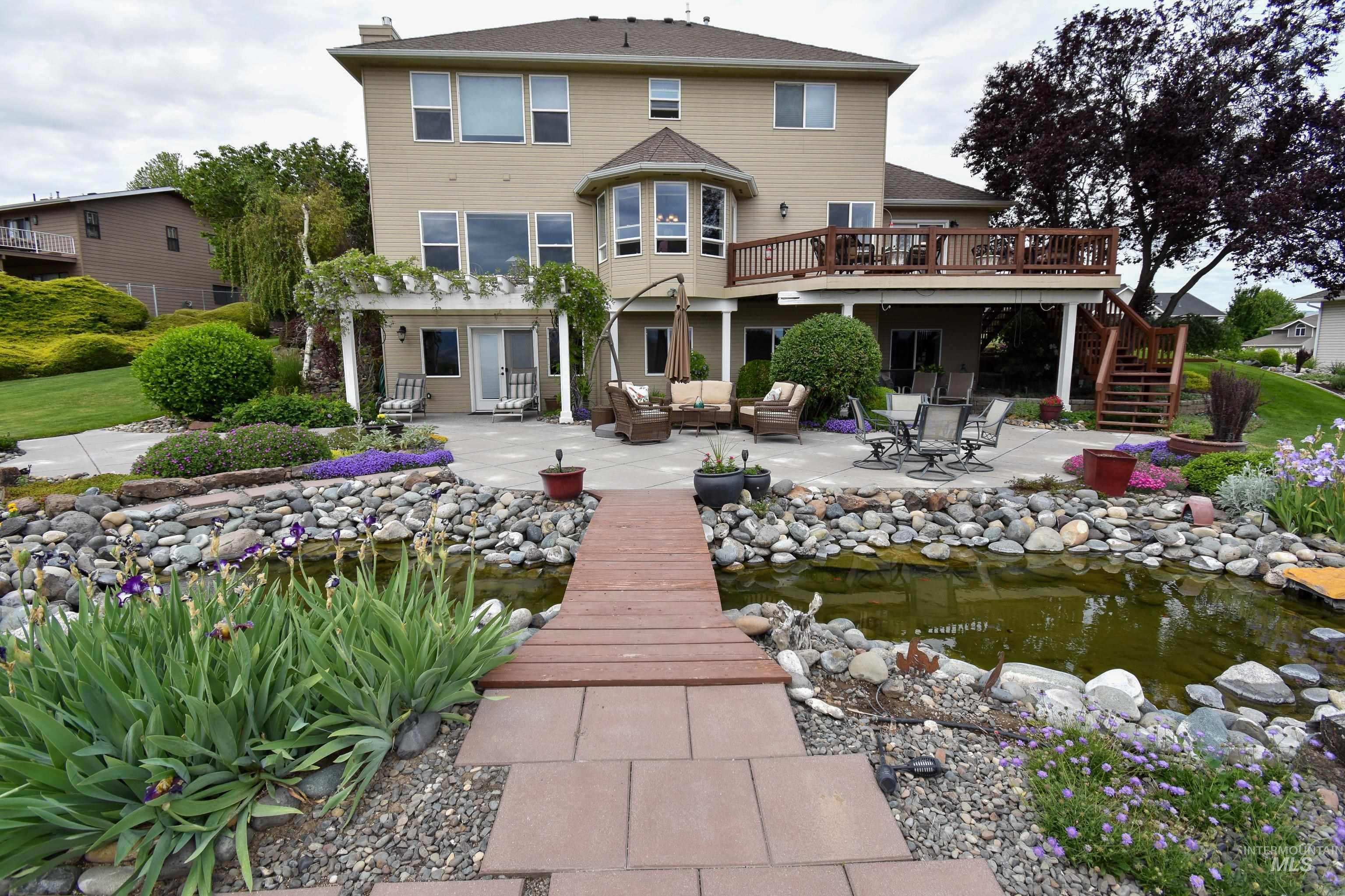 3725 Nicklaus Dr, Clarkston, Washington 99403, 5 Bedrooms, 4 Bathrooms, Residential For Sale, Price $794,000, 98949094