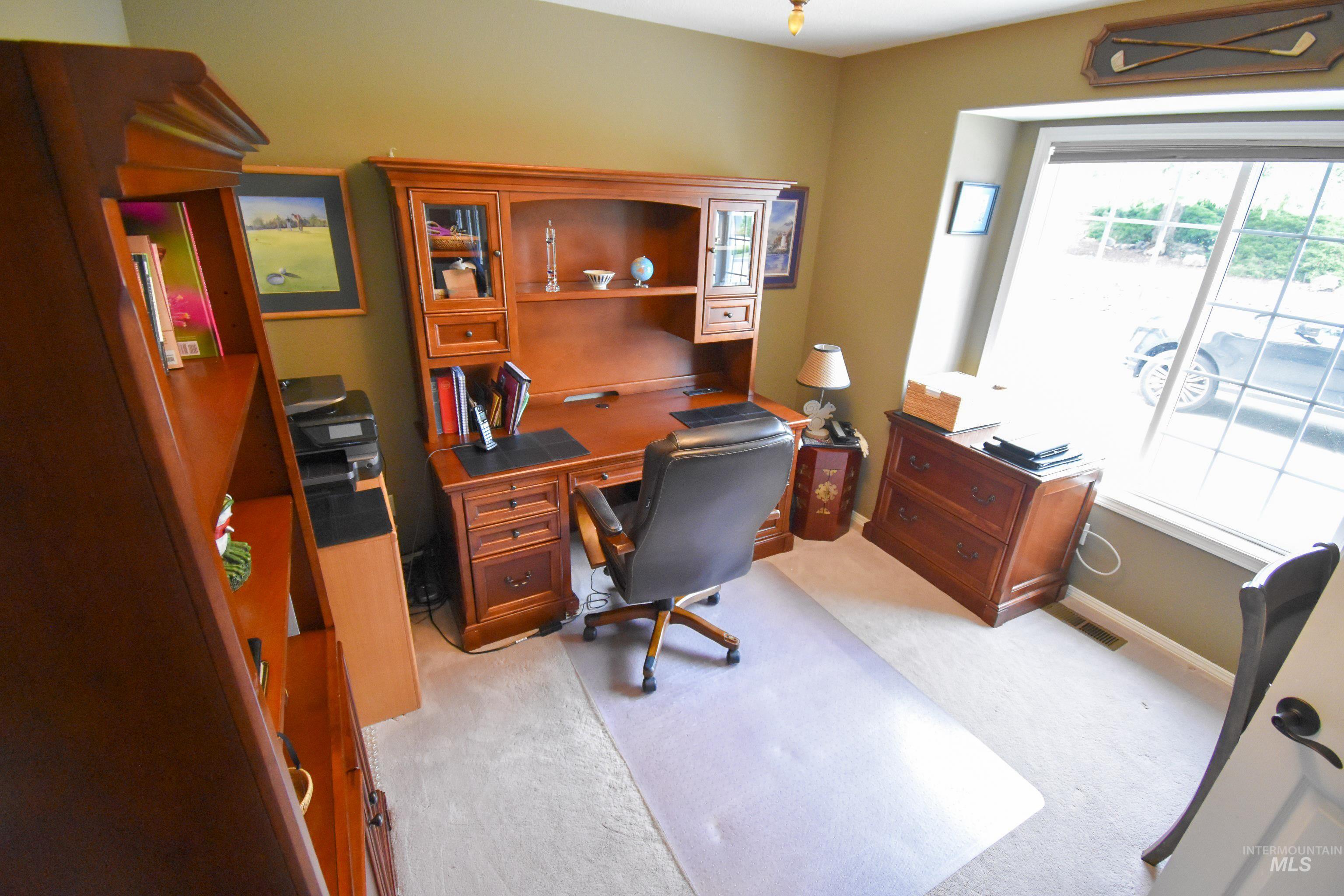 3725 Nicklaus Dr, Clarkston, Washington 99403, 5 Bedrooms, 4 Bathrooms, Residential For Sale, Price $794,000, 98949094