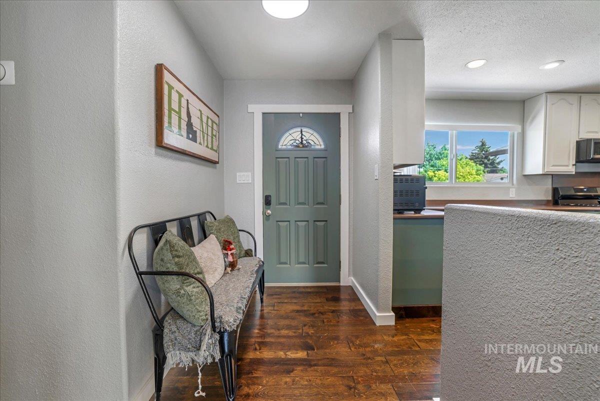 1011 Filer Ave W, Twin Falls, Idaho 83301, 3 Bedrooms, 3 Bathrooms, Residential For Sale, Price $665,000, 98949100