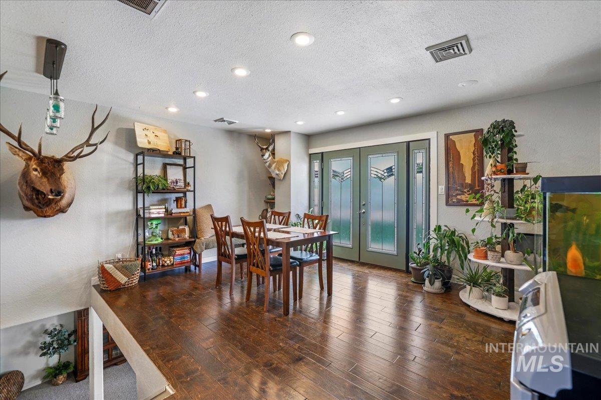 1011 Filer Ave W, Twin Falls, Idaho 83301, 3 Bedrooms, 3 Bathrooms, Residential For Sale, Price $665,000, 98949100