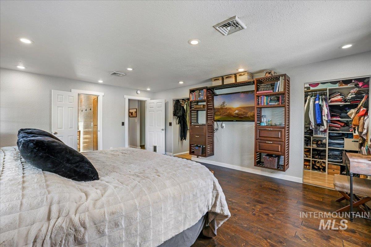 1011 Filer Ave W, Twin Falls, Idaho 83301, 3 Bedrooms, 3 Bathrooms, Residential For Sale, Price $665,000, 98949100