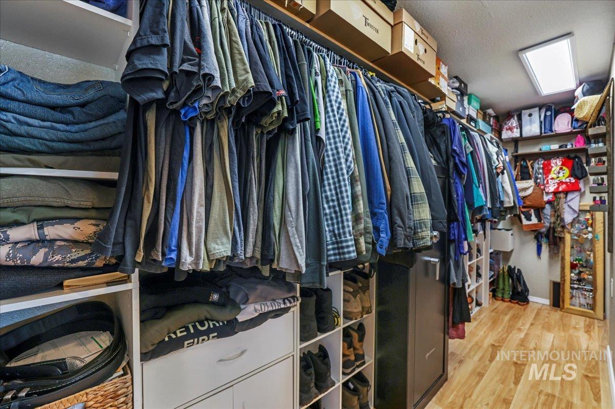 1011 Filer Ave W, Twin Falls, Idaho 83301, 3 Bedrooms, 3 Bathrooms, Residential For Sale, Price $665,000, 98949100