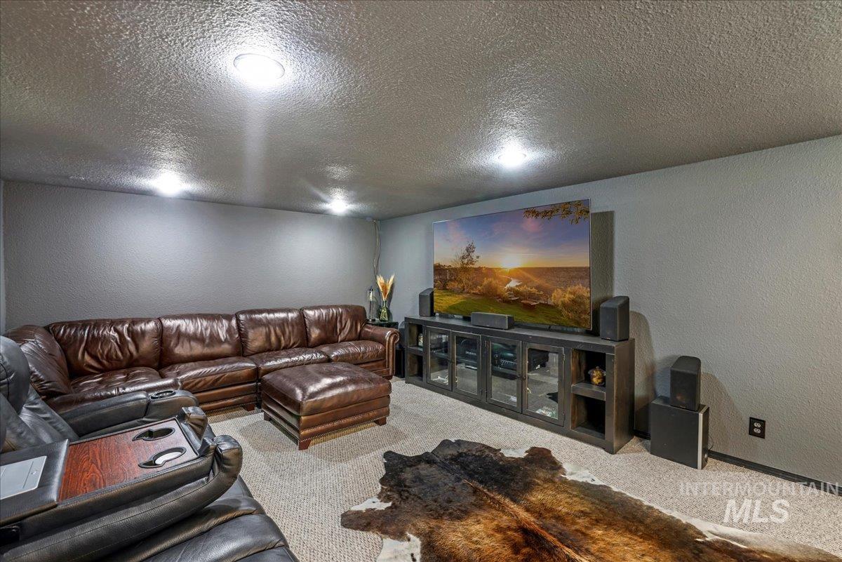 1011 Filer Ave W, Twin Falls, Idaho 83301, 3 Bedrooms, 3 Bathrooms, Residential For Sale, Price $665,000, 98949100