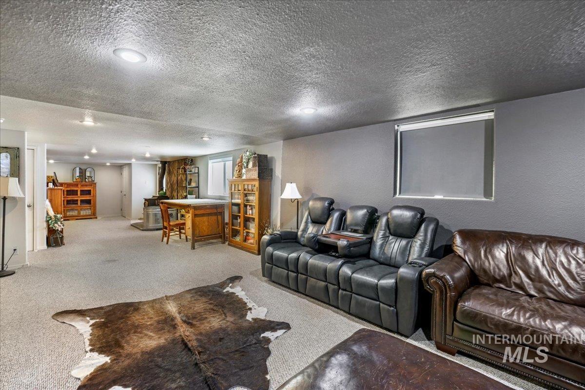 1011 Filer Ave W, Twin Falls, Idaho 83301, 3 Bedrooms, 3 Bathrooms, Residential For Sale, Price $665,000, 98949100