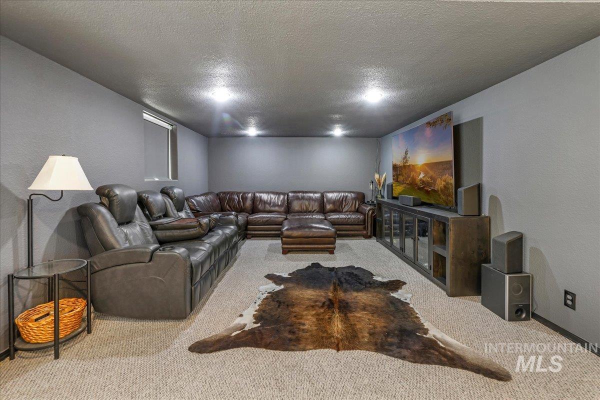 1011 Filer Ave W, Twin Falls, Idaho 83301, 3 Bedrooms, 3 Bathrooms, Residential For Sale, Price $665,000, 98949100