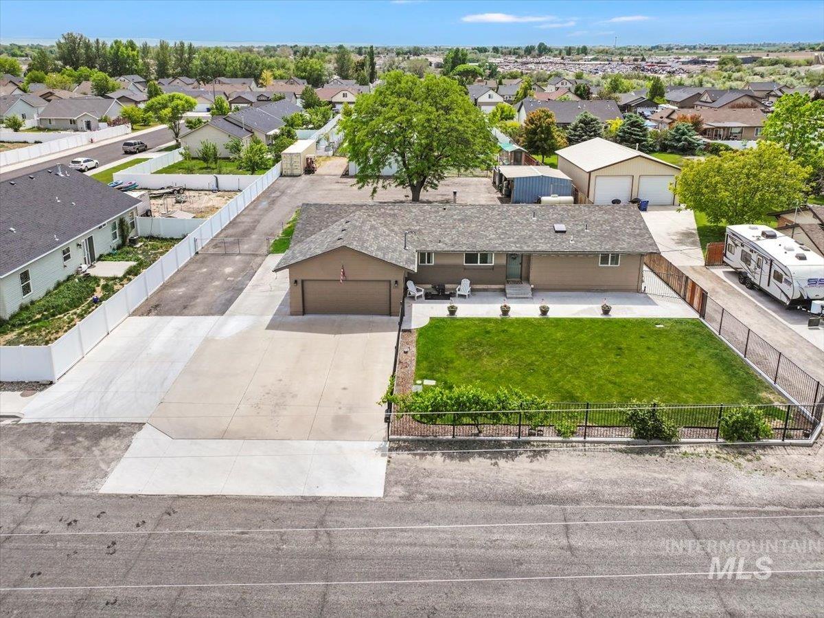 1011 Filer Ave W, Twin Falls, Idaho 83301, 3 Bedrooms, 3 Bathrooms, Residential For Sale, Price $665,000, 98949100