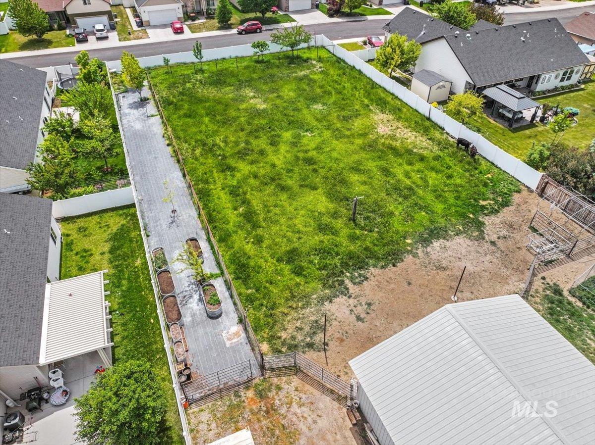 1011 Filer Ave W, Twin Falls, Idaho 83301, 3 Bedrooms, 3 Bathrooms, Residential For Sale, Price $665,000, 98949100