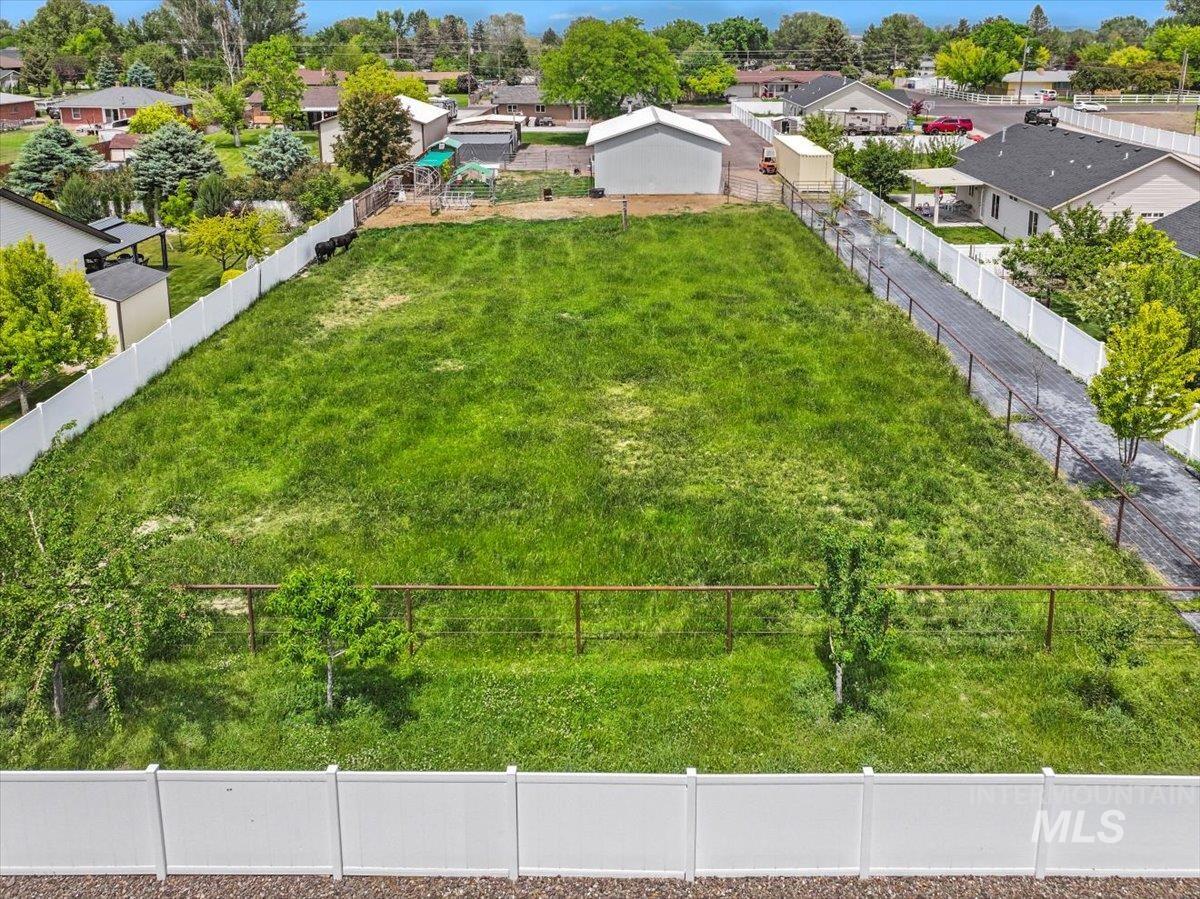 1011 Filer Ave W, Twin Falls, Idaho 83301, 3 Bedrooms, 3 Bathrooms, Residential For Sale, Price $665,000, 98949100