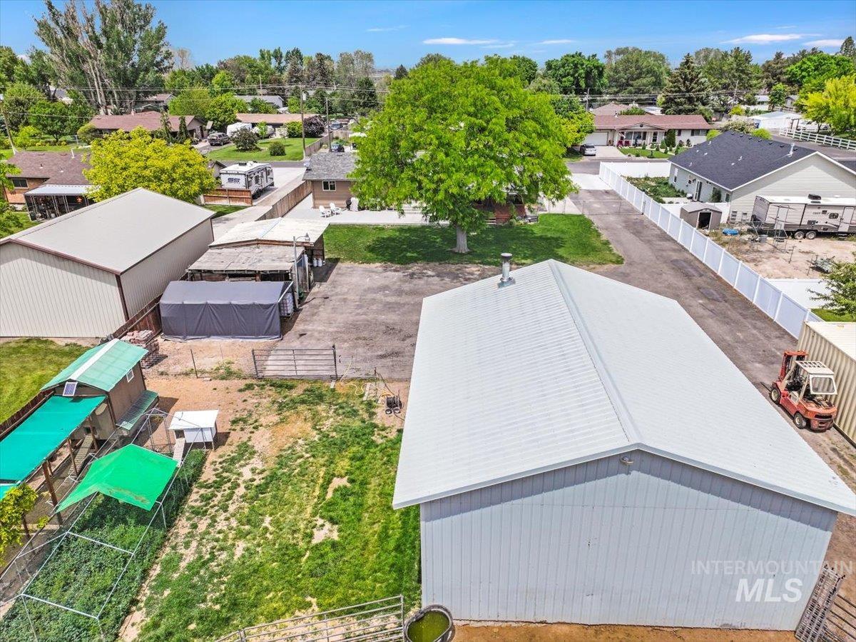 1011 Filer Ave W, Twin Falls, Idaho 83301, 3 Bedrooms, 3 Bathrooms, Residential For Sale, Price $665,000, 98949100